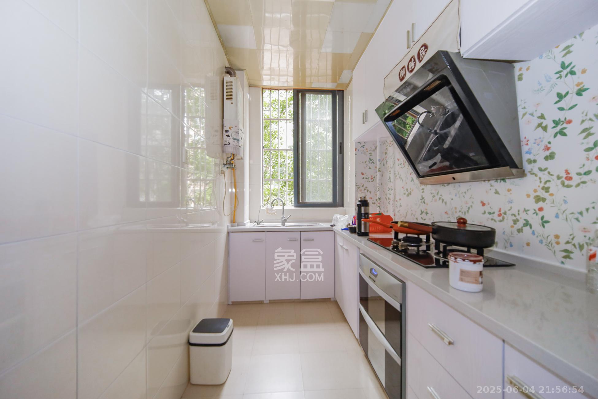 上海城小区 3室2厅2卫 106.0万 上海城小区 3室2厅2卫 106.0万厨房