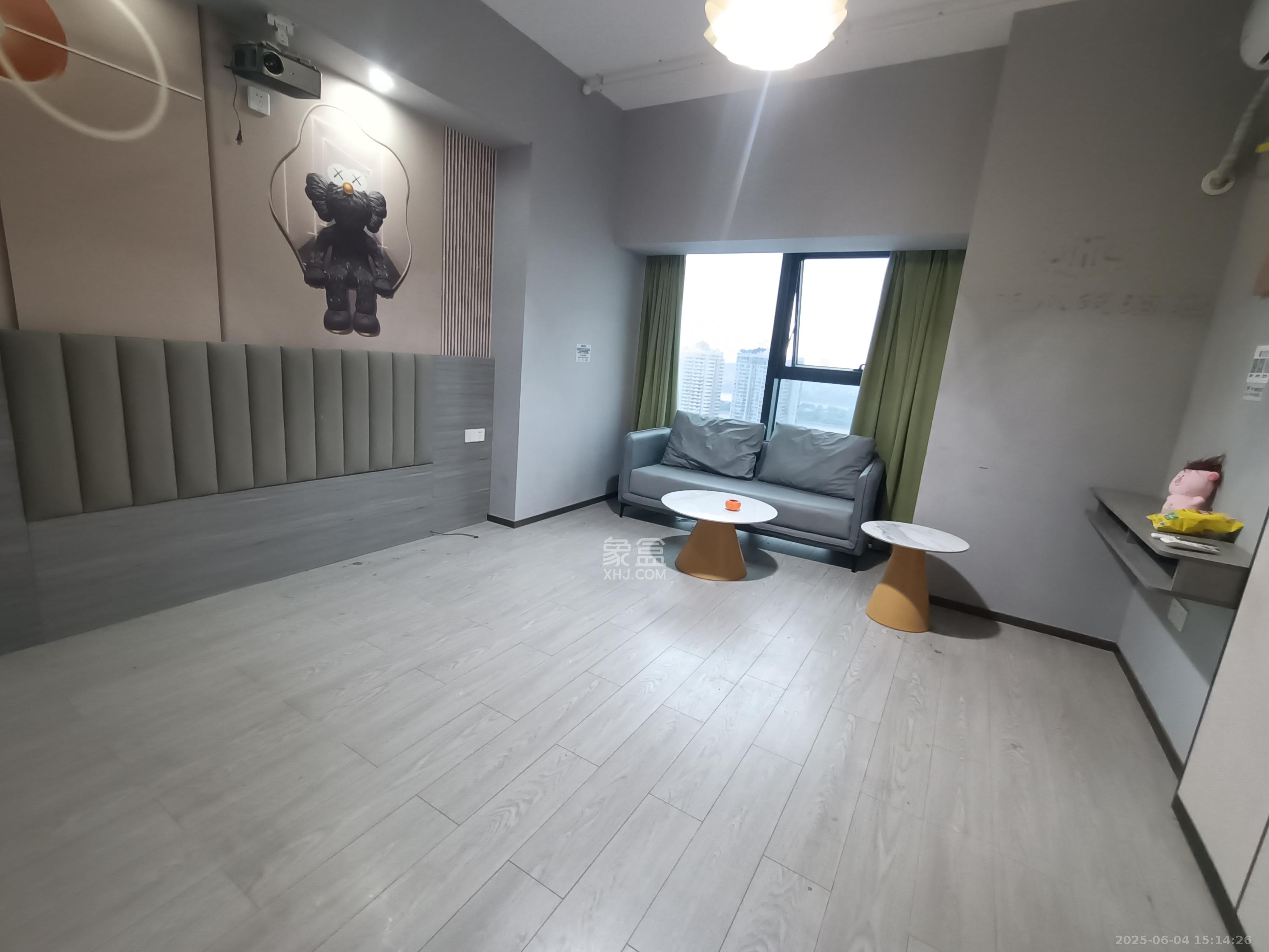 华润置地中心  1室1厅1卫   2300.00元/月
