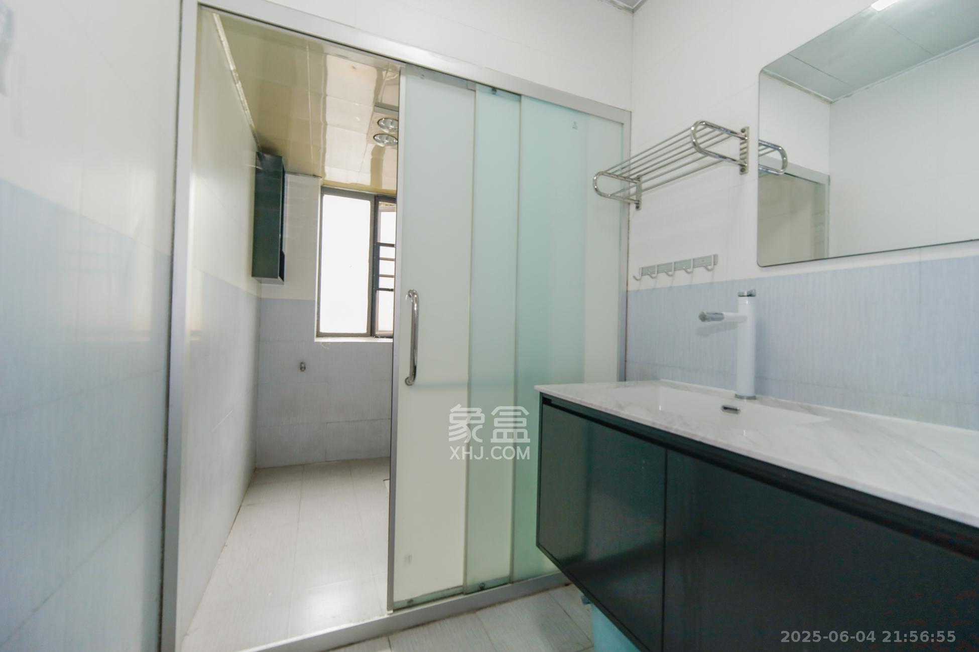 上海城小区 3室2厅2卫 106.0万 上海城小区 3室2厅2卫 106.0万卫生间