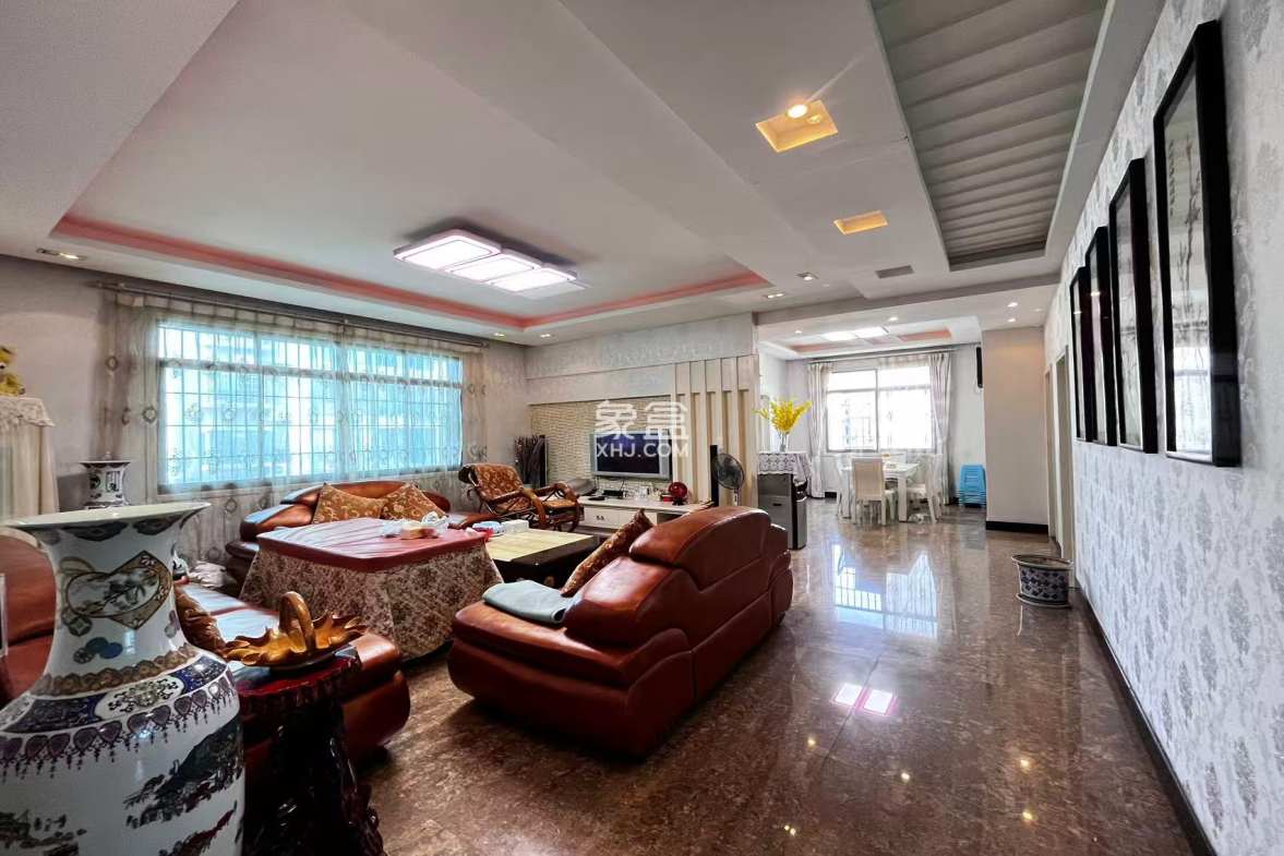 中级人民法院 4室2厅2卫 86.8万 中级人民法院 4室2厅2卫 86.8万室内图