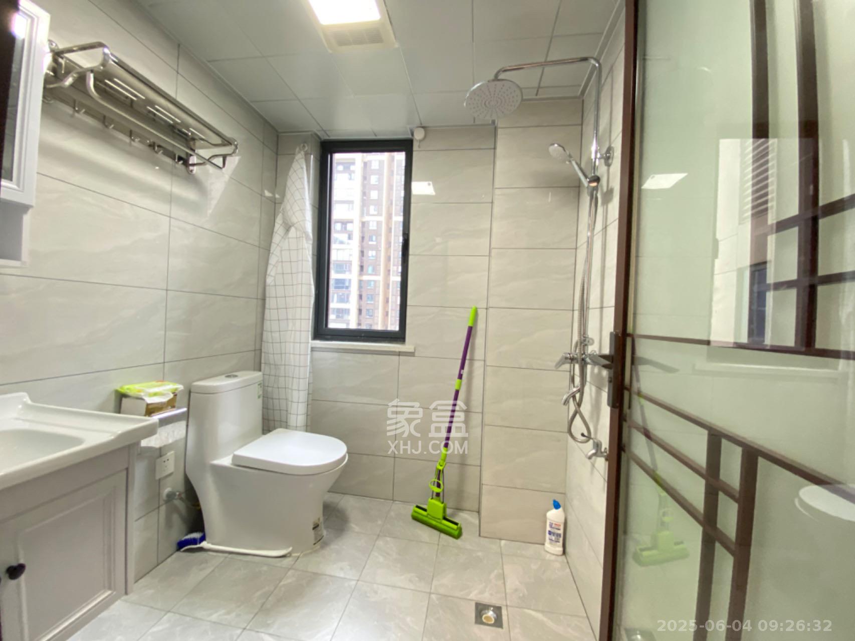 建发中央公园(建发美地) 3室2厅2卫 3700.0元/月 建发中央公园(建发美地) 3室2厅2卫 3700.0元/月室内图