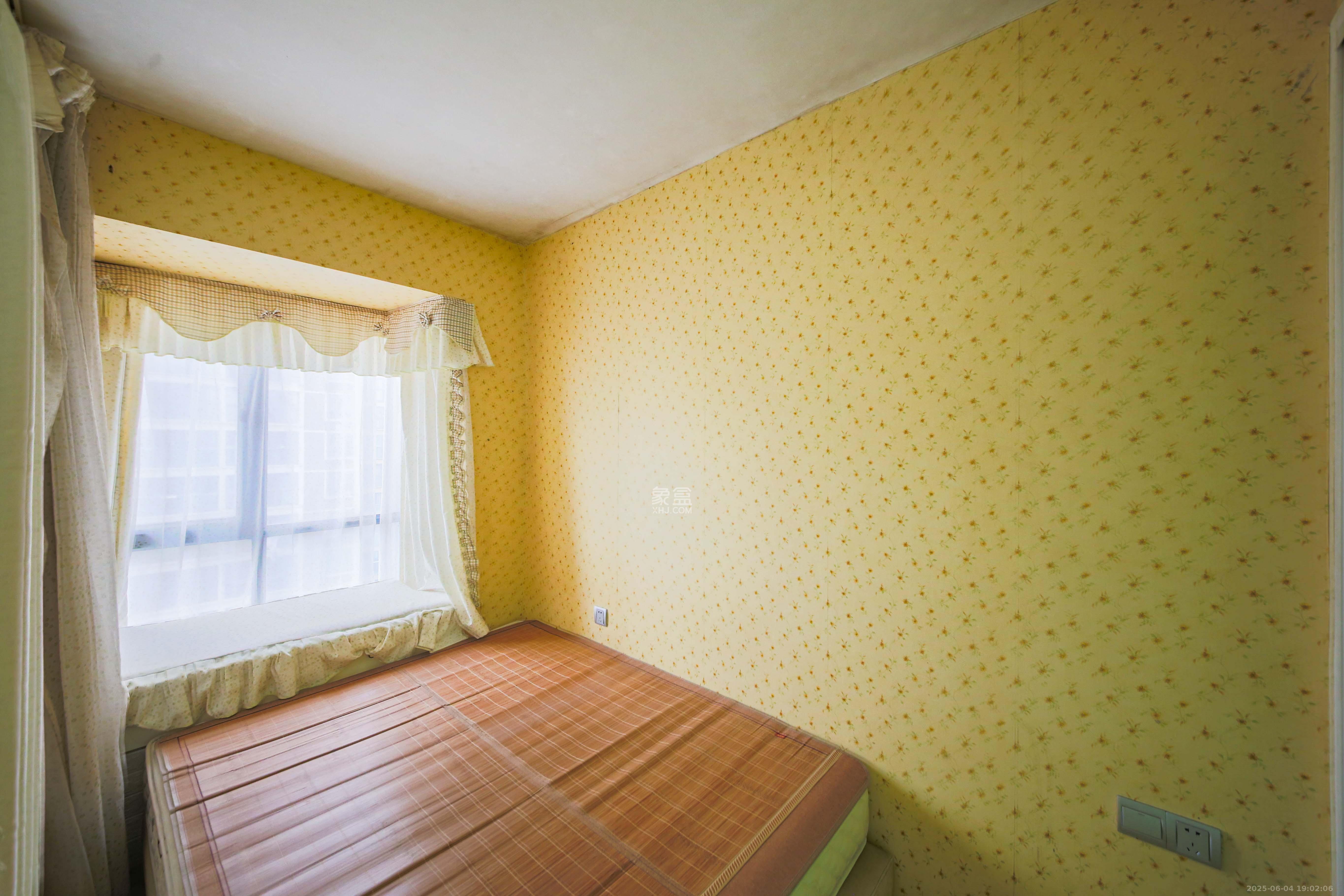 标志浪漫满屋(枫景公寓)  1室1厅1卫    29.6万 标志浪漫满屋(枫景公寓)  1室1厅1卫    29.6万卧室