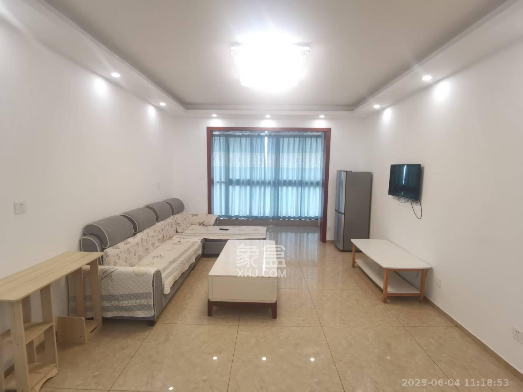 幸福庄园  3室2厅2卫   1600.00元/月室内图