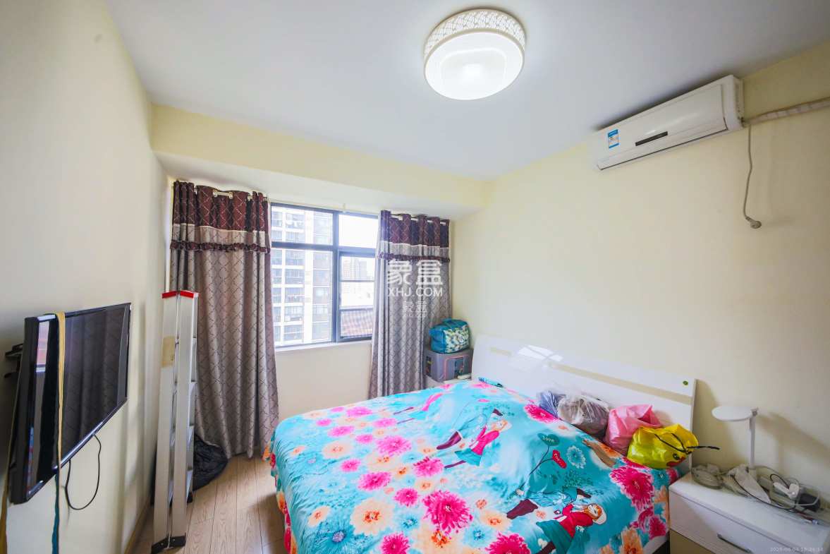 湘水熙园 1室2厅3卫 165.0万 湘水熙园 1室2厅3卫 165.0万卧室