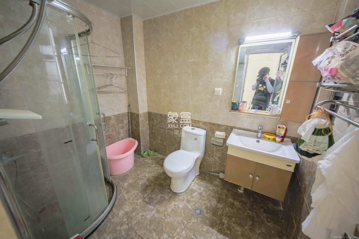 湘水熙园 1室2厅3卫 165.0万 湘水熙园 1室2厅3卫 165.0万卫生间