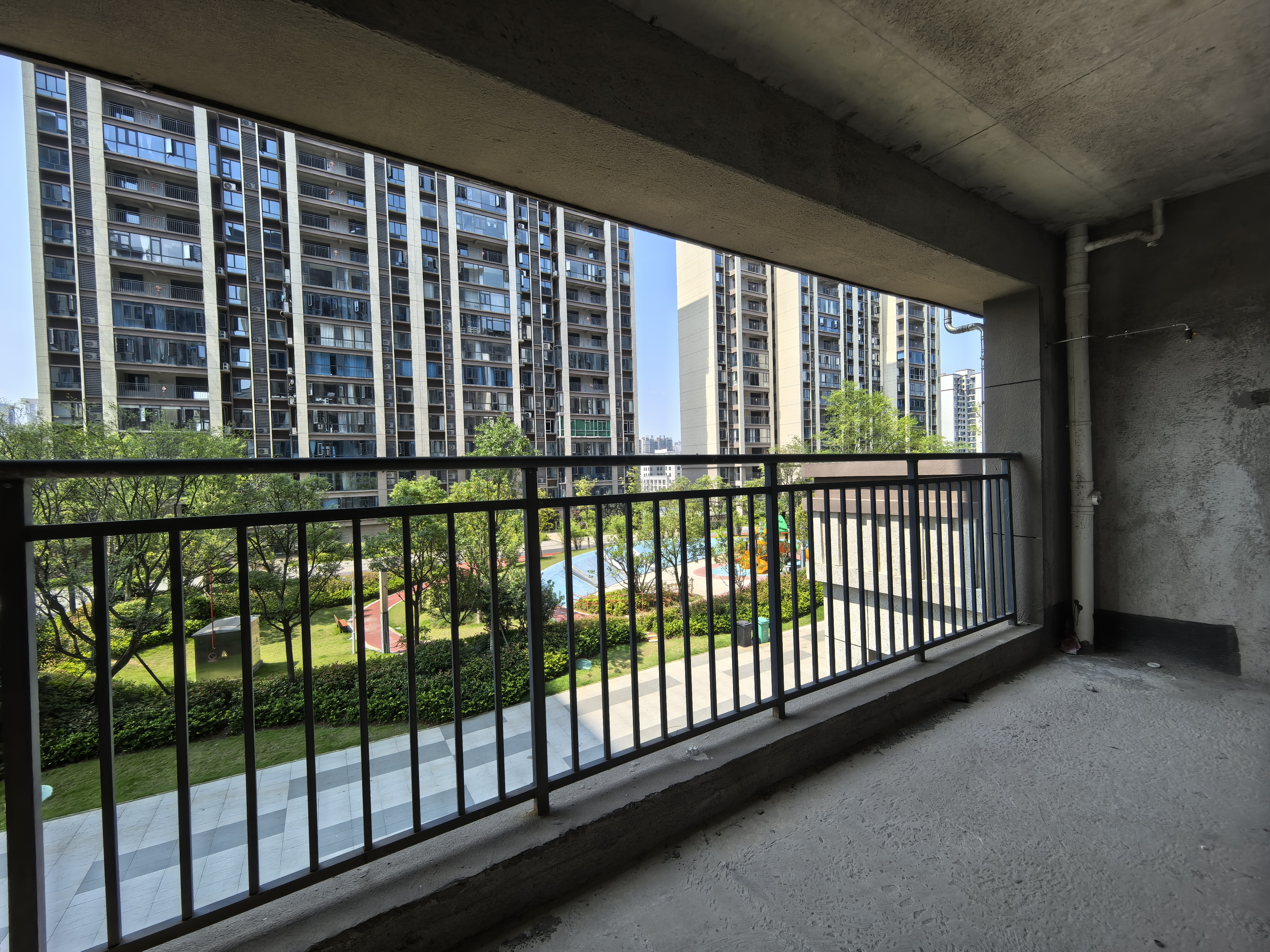 大汉龙城 1室0厅0卫 88.0万 大汉龙城 1室0厅0卫 88.0万客厅