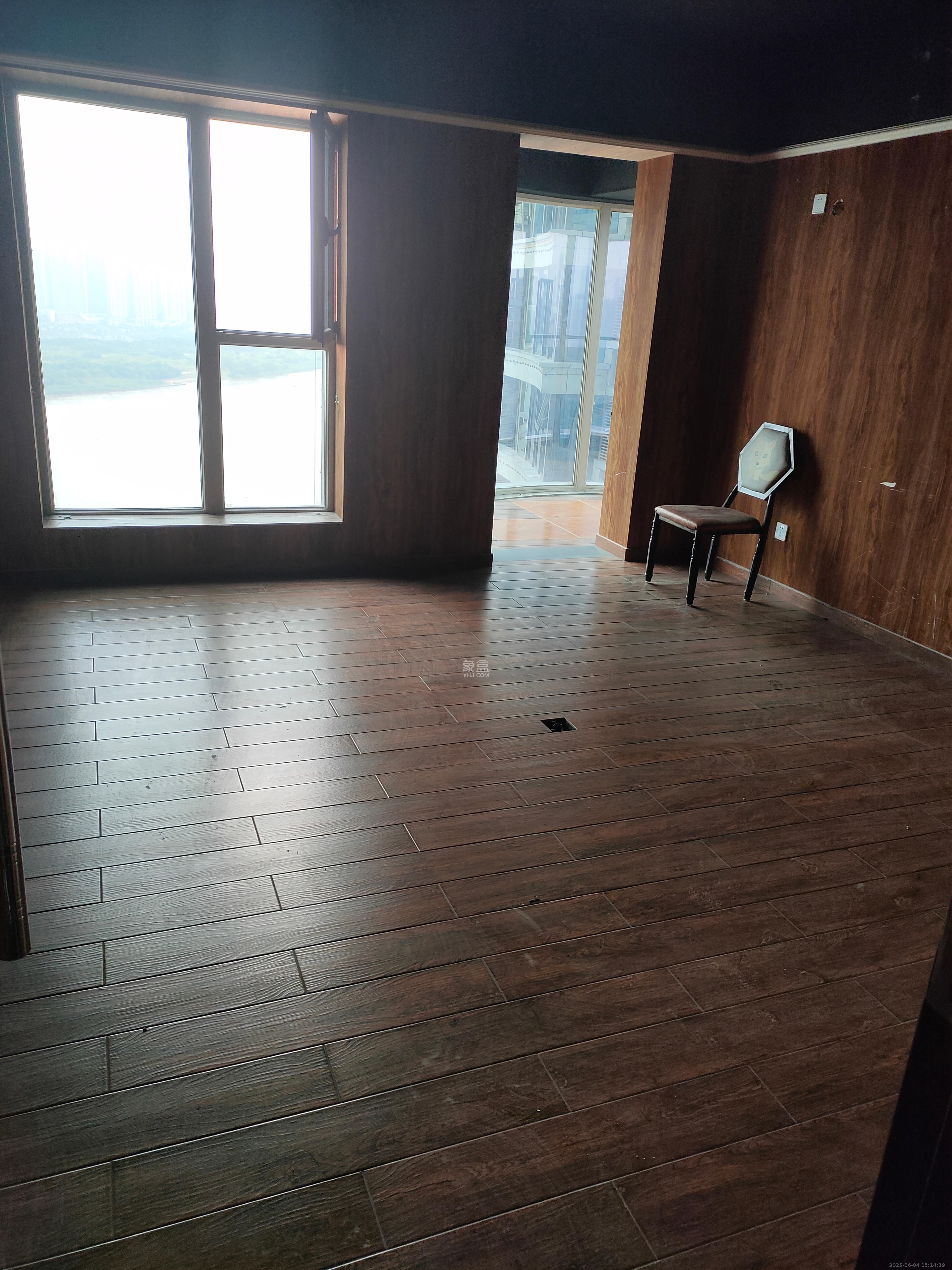 潮宗御苑 4室2厅2卫 7500.0元/月 潮宗御苑 4室2厅2卫 7500.0元/月室内图