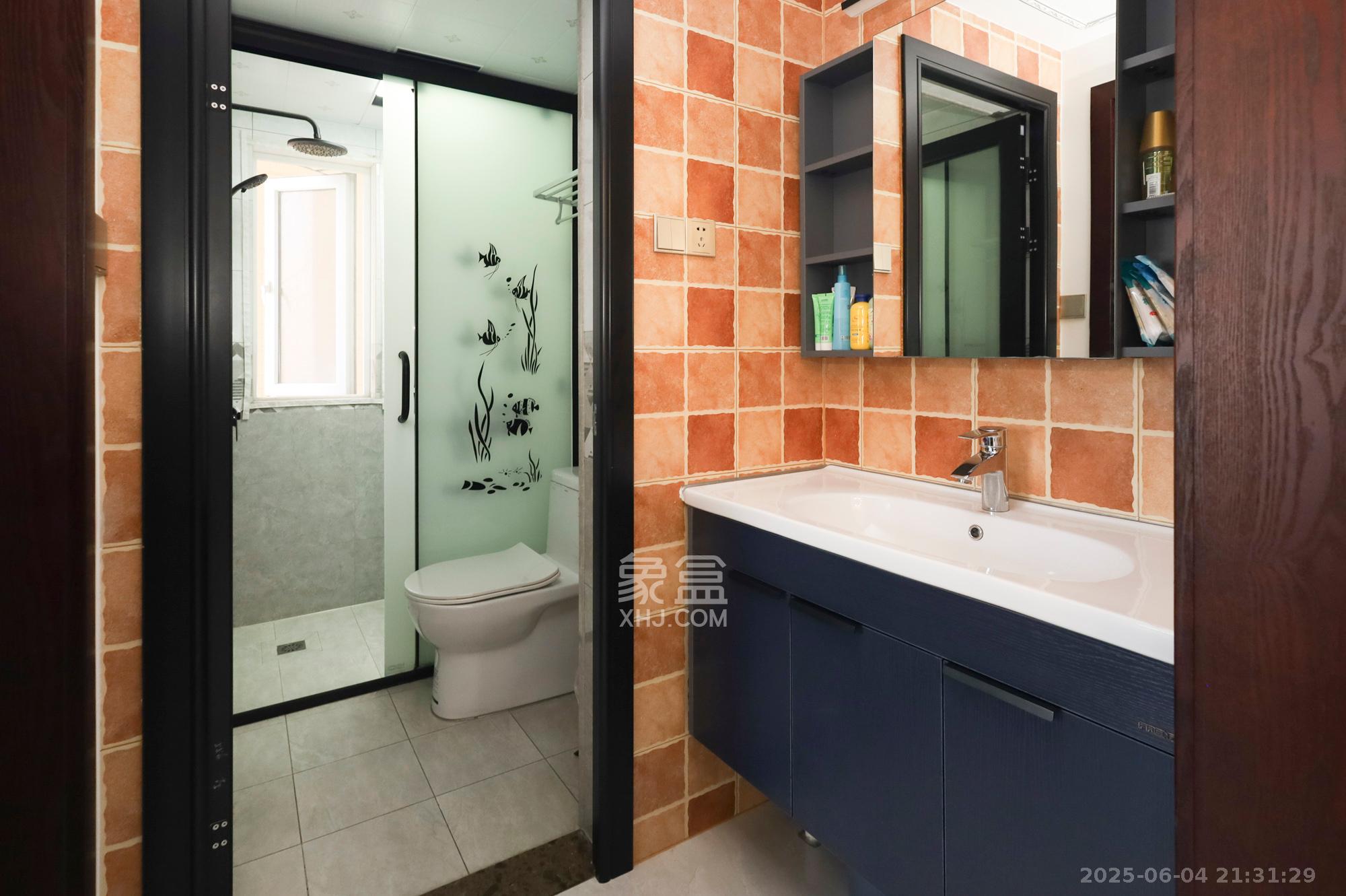 钱隆世家 3室2厅2卫 84.8万 钱隆世家 3室2厅2卫 84.8万卫生间