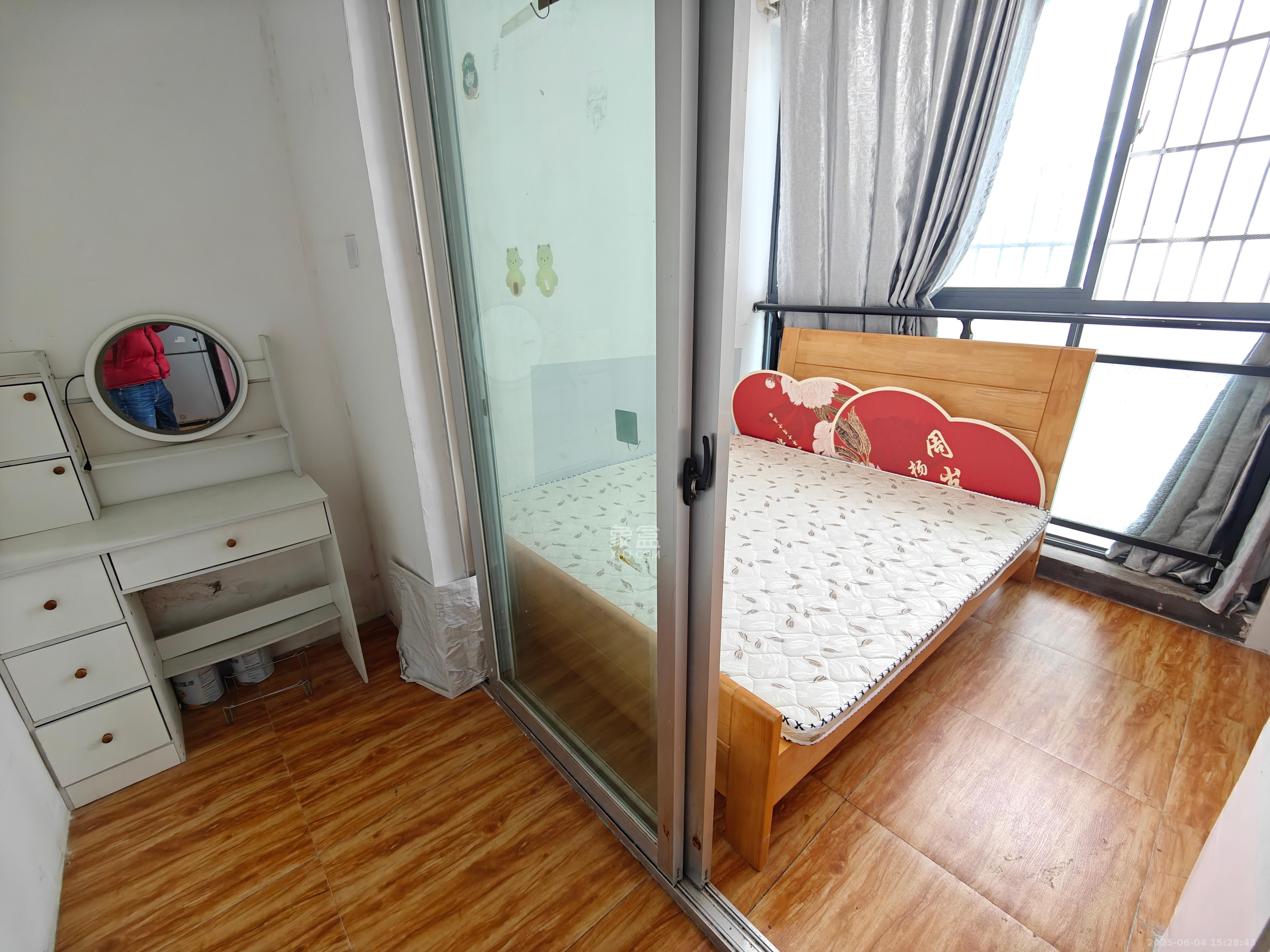 观湖公寓  2室1厅1卫   1800.00元/月室内图