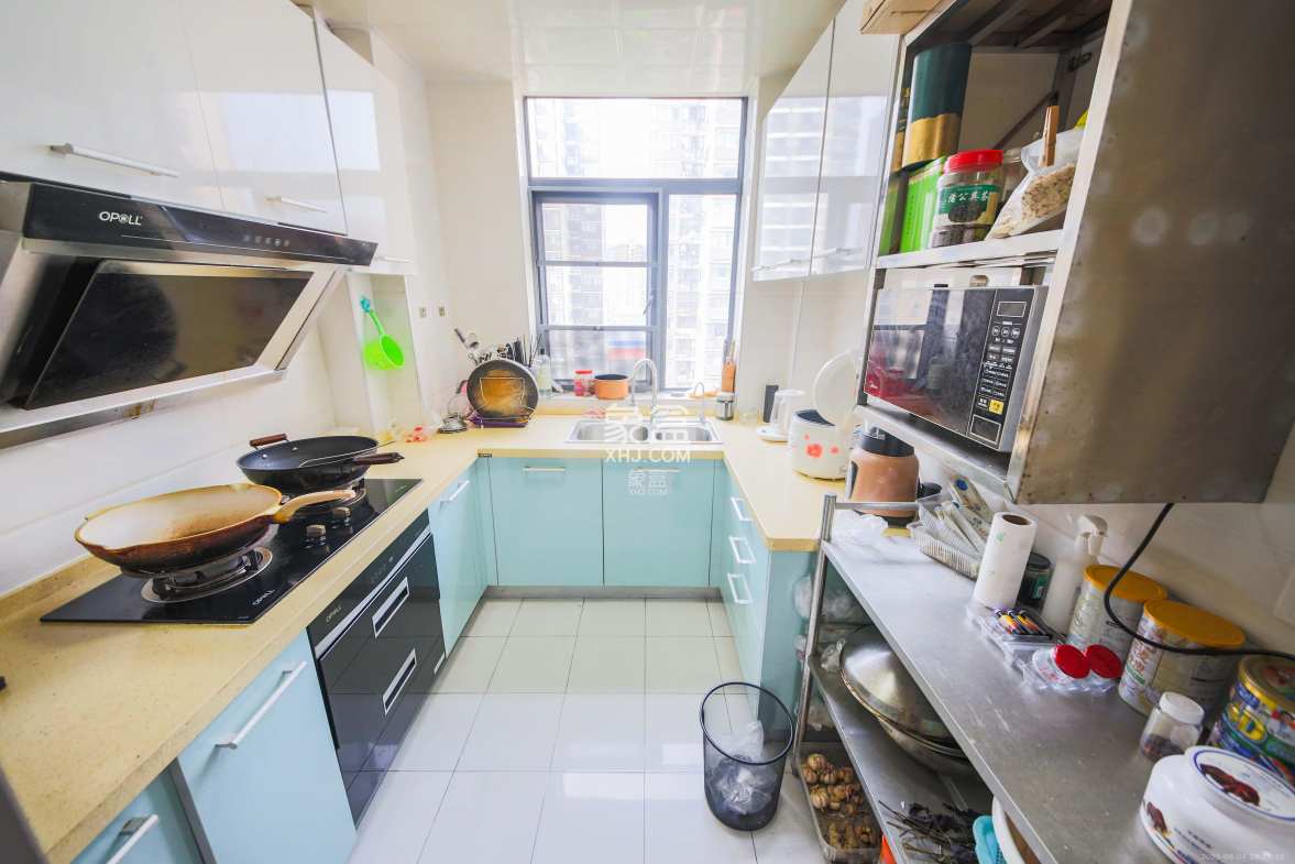 湘水熙园 1室2厅3卫 165.0万 湘水熙园 1室2厅3卫 165.0万厨房