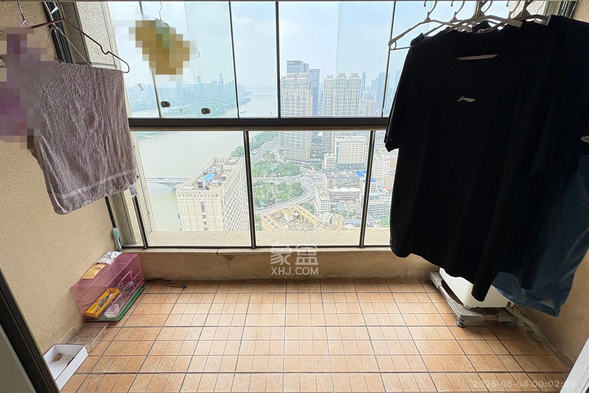 华远华中心  4室2厅4卫   720.00万其他