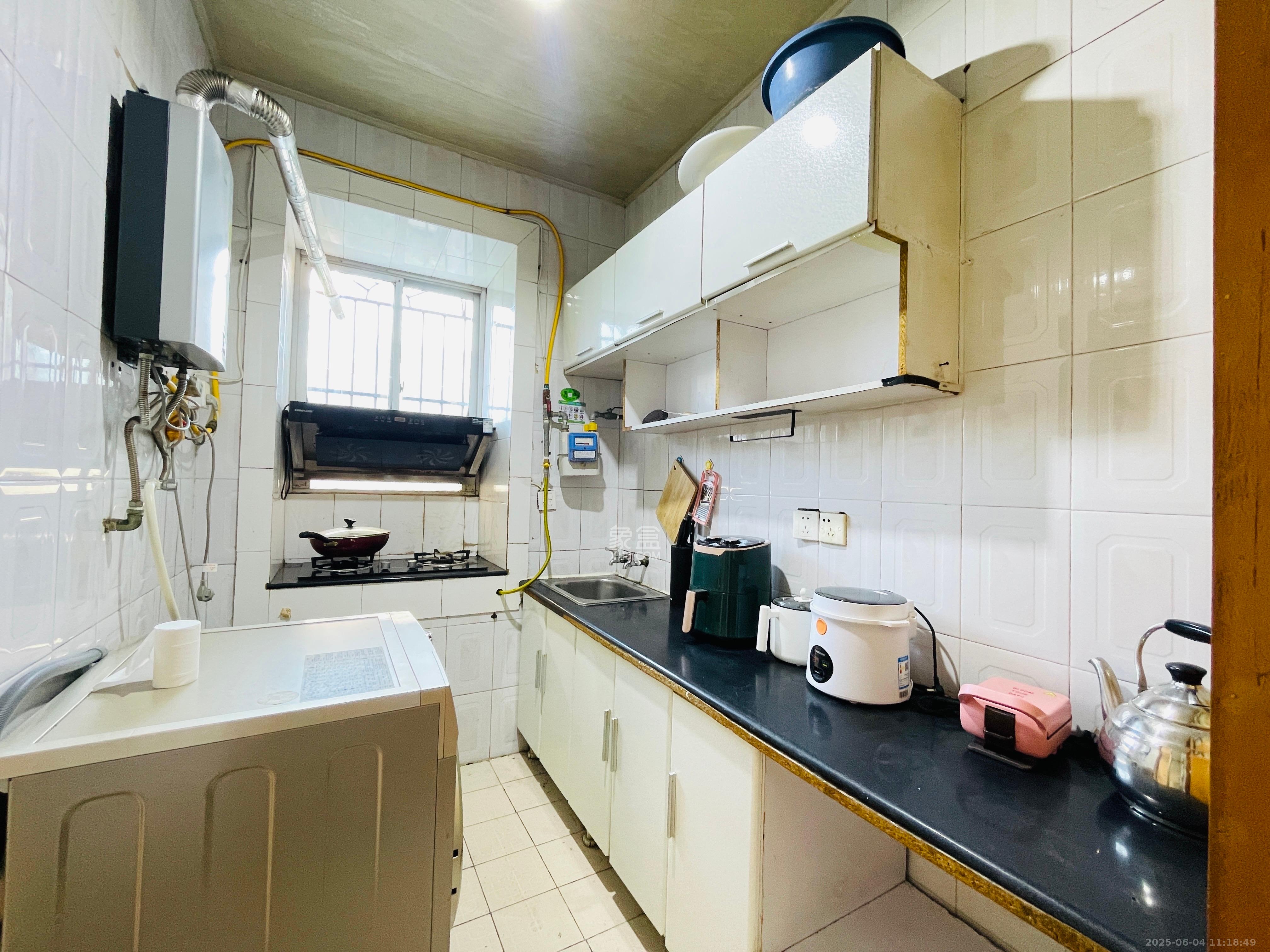 红旗区一片  3室2厅1卫    2200.0元/月 红旗区一片  3室2厅1卫    2200.0元/月室内图