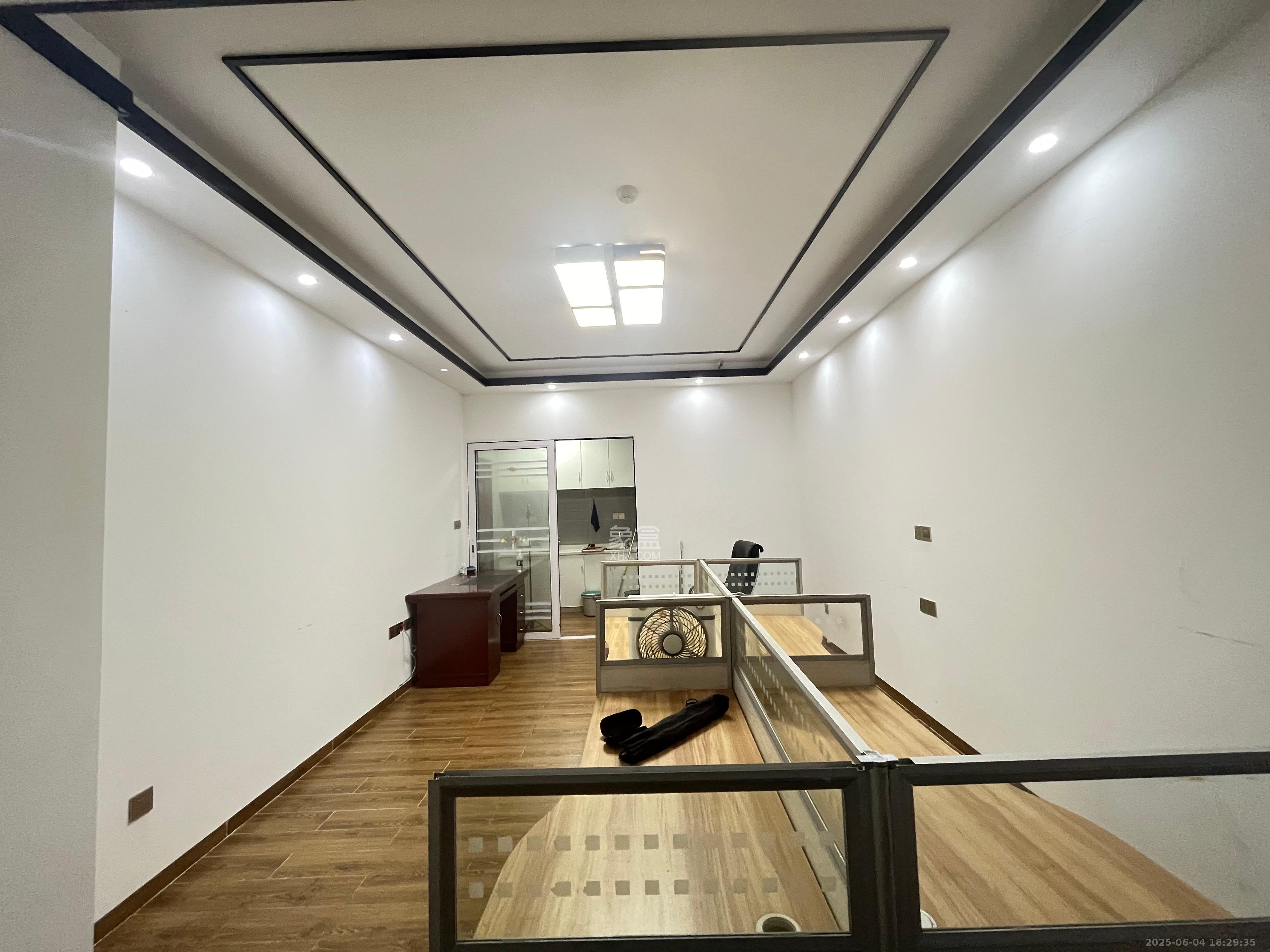 西子湖畔沃府  1室1厅1卫    1800.0元/月室内图