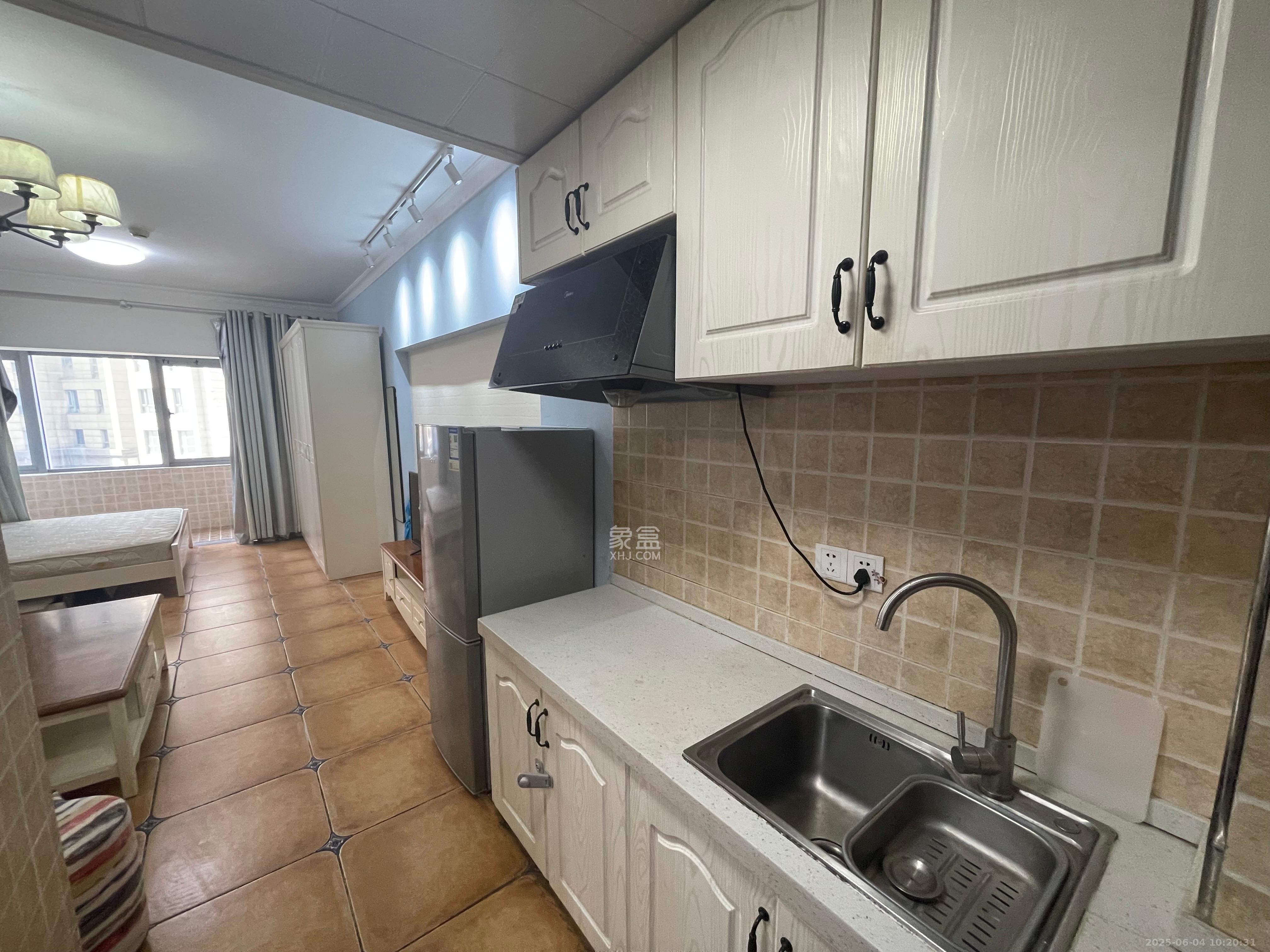 保利国际广场 1室1厅1卫 1700.0元/月 保利国际广场 1室1厅1卫 1700.0元/月室内图