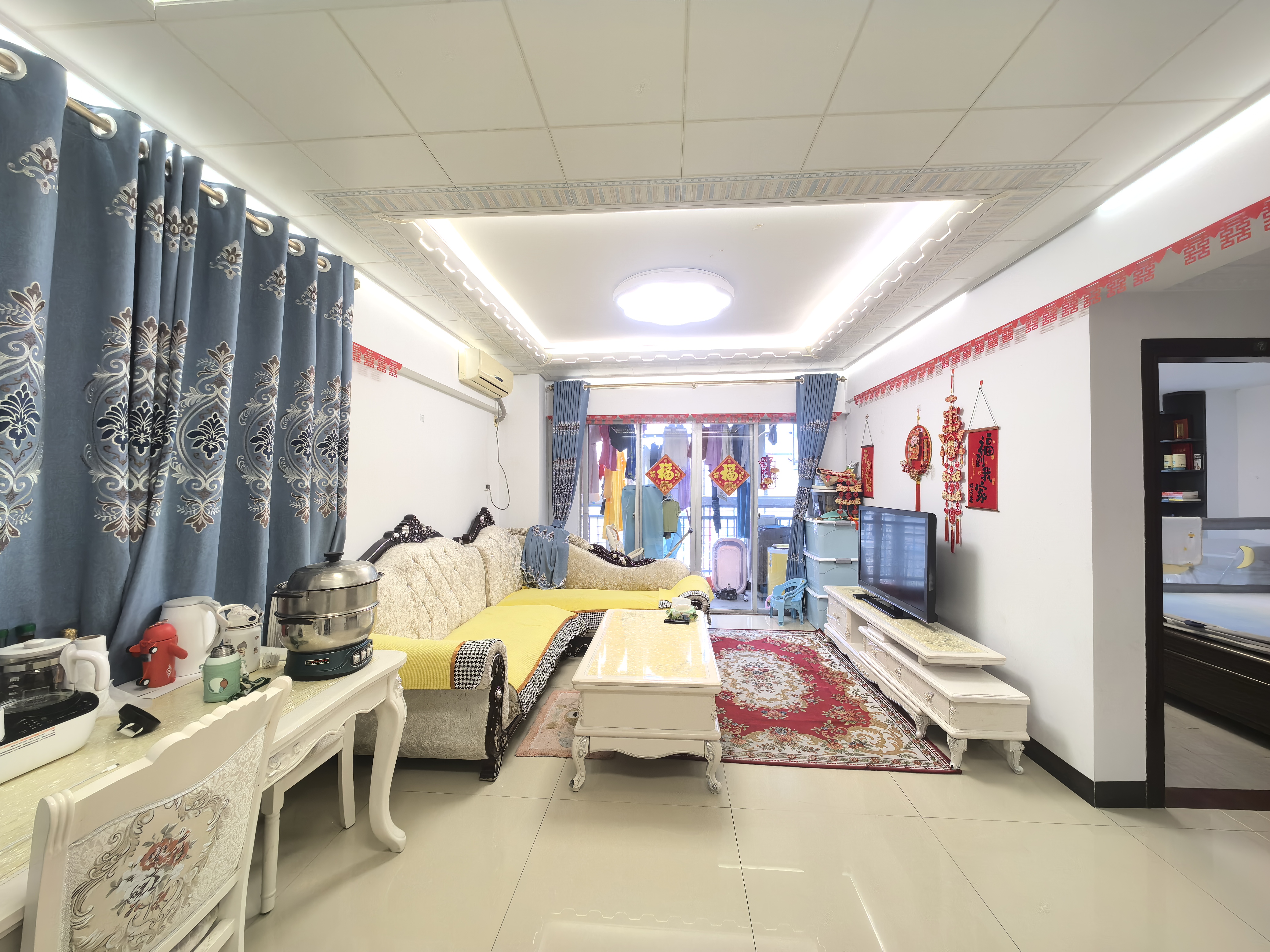 丽都花园 2室2厅1卫 90.0万 丽都花园 2室2厅1卫 90.0万客厅