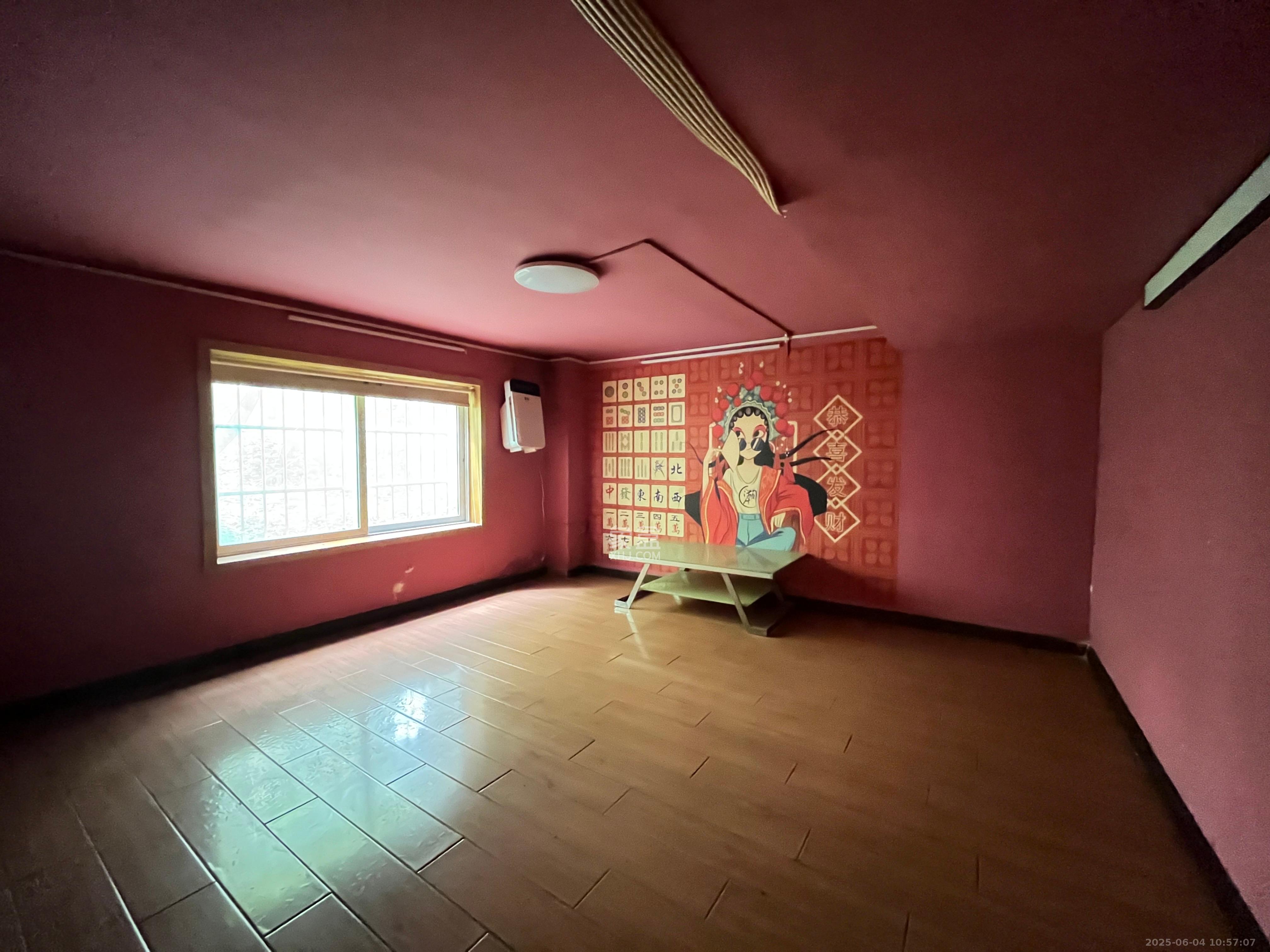 枫林美景  4室2厅1卫   5500.00元/月室内图