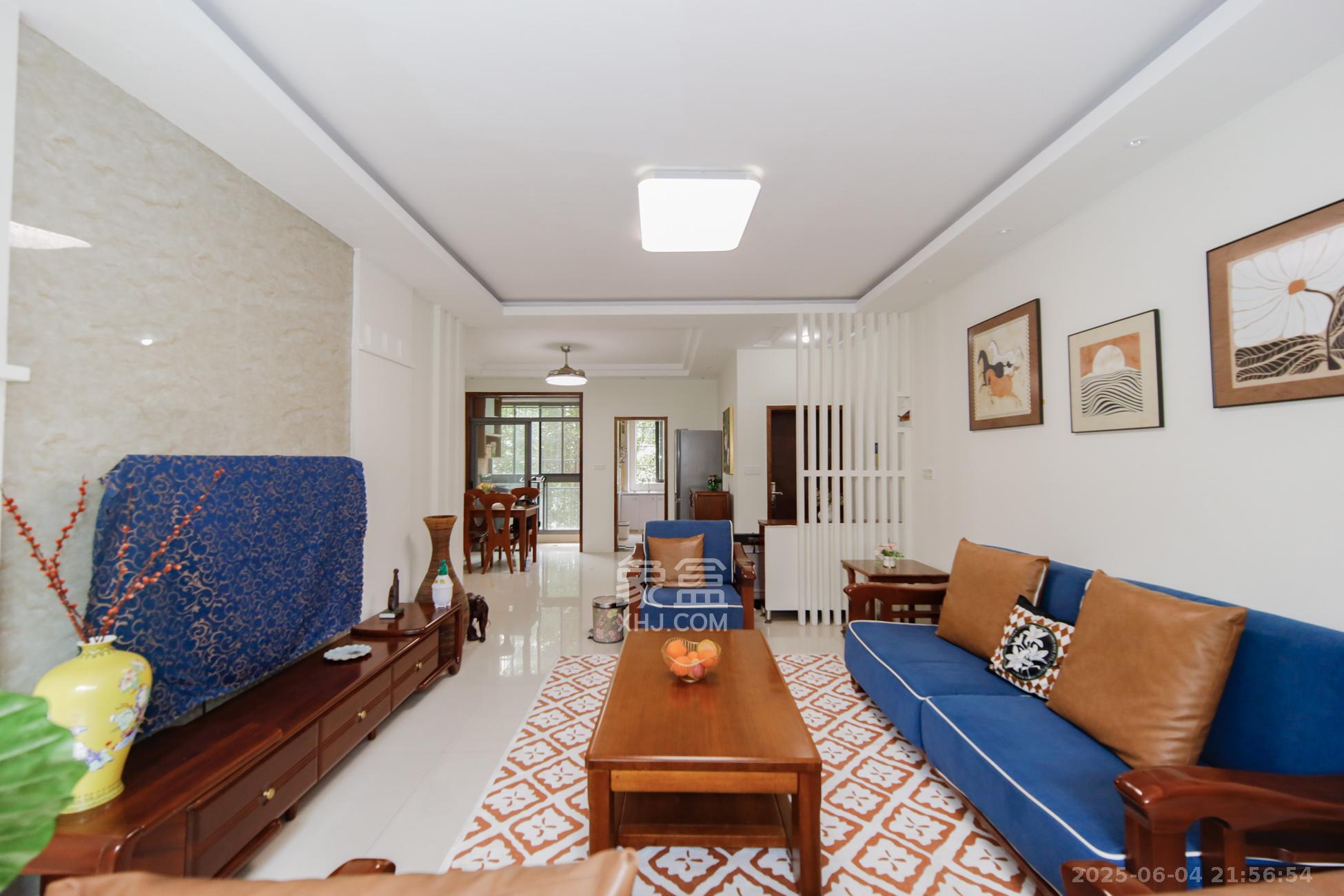 上海城小区 3室2厅2卫 106.0万 上海城小区 3室2厅2卫 106.0万客厅