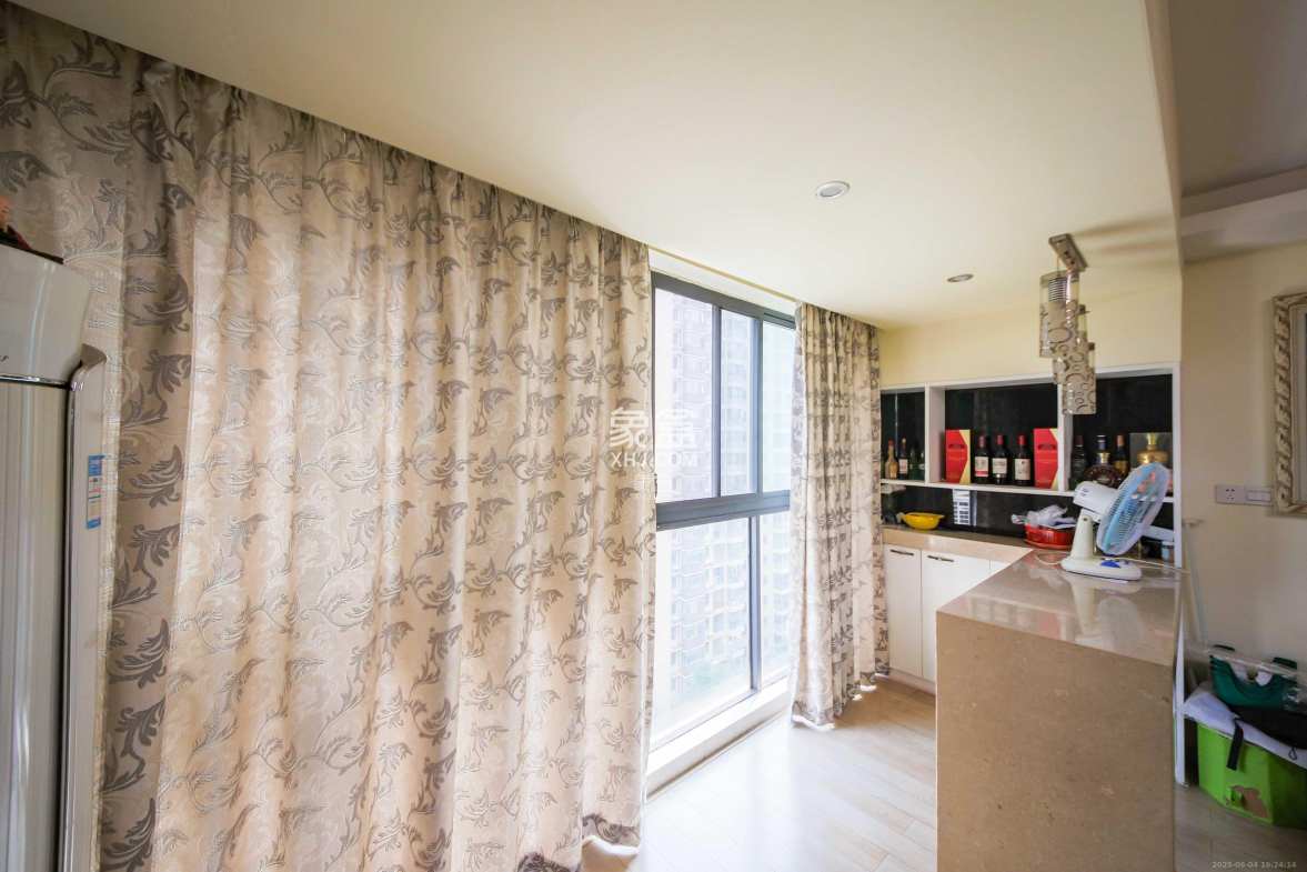 湘水熙园 1室2厅3卫 165.0万 湘水熙园 1室2厅3卫 165.0万阳台