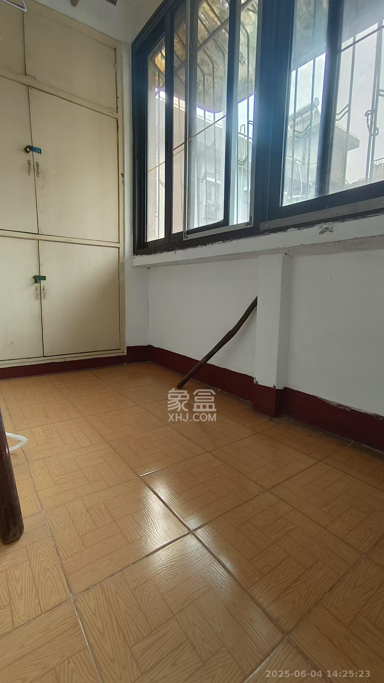 向韶村  3室2厅1卫   1500.00元/月室内图
