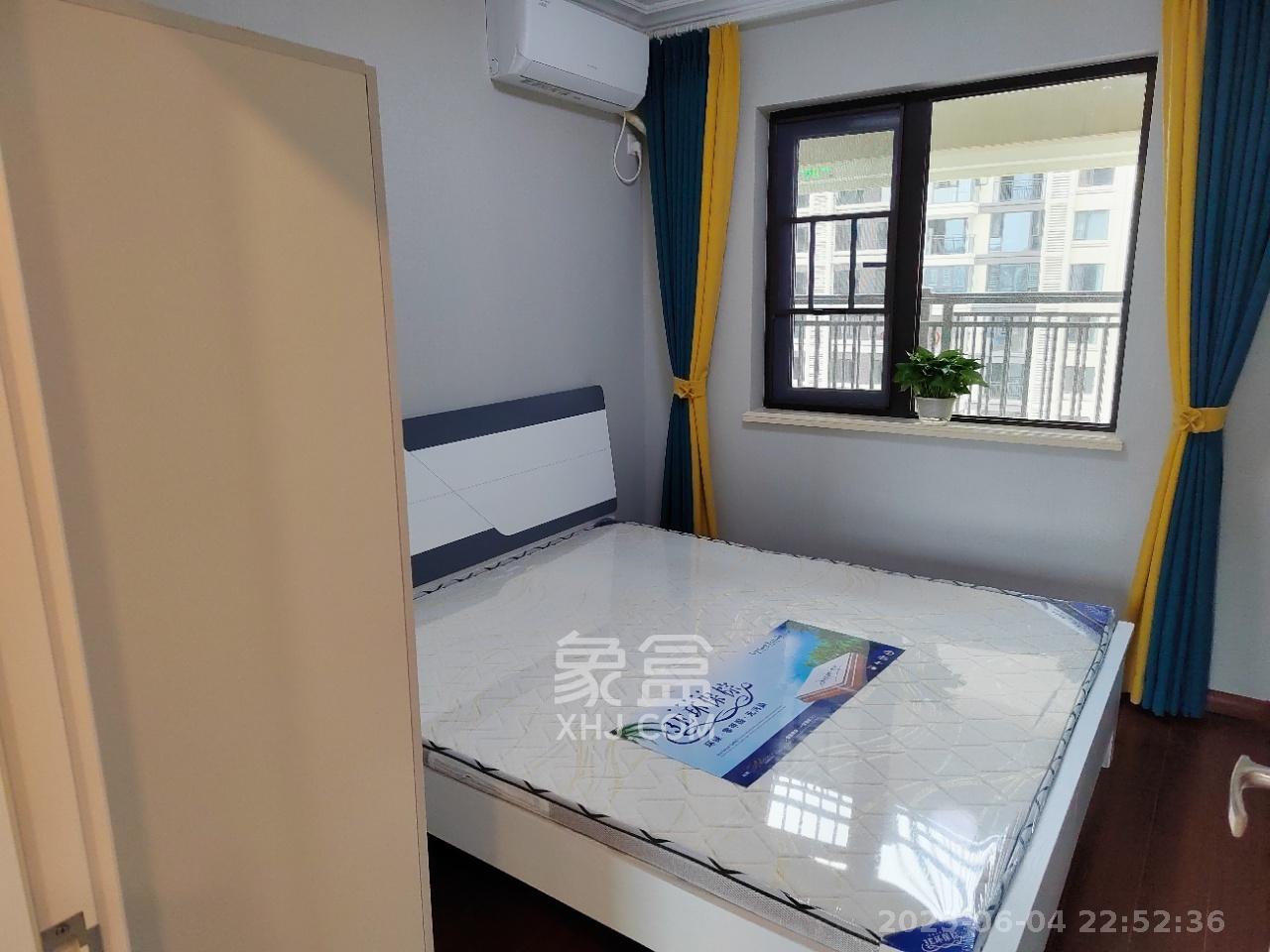 中海珑悦府  3室2厅2卫   3000.00元/月室内图