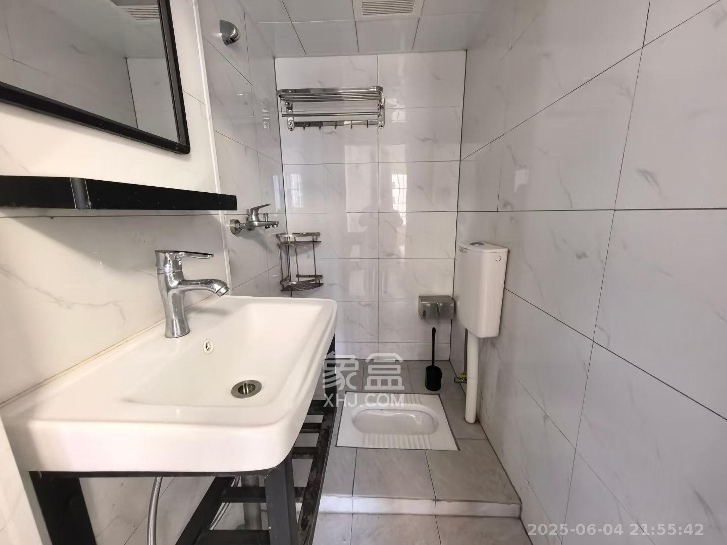 保利东郡 1室1厅1卫 2100.0元/月 保利东郡 1室1厅1卫 2100.0元/月室内图