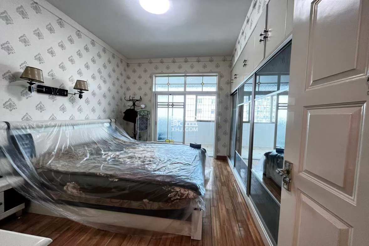 中级人民法院 4室2厅2卫 86.8万 中级人民法院 4室2厅2卫 86.8万室内图