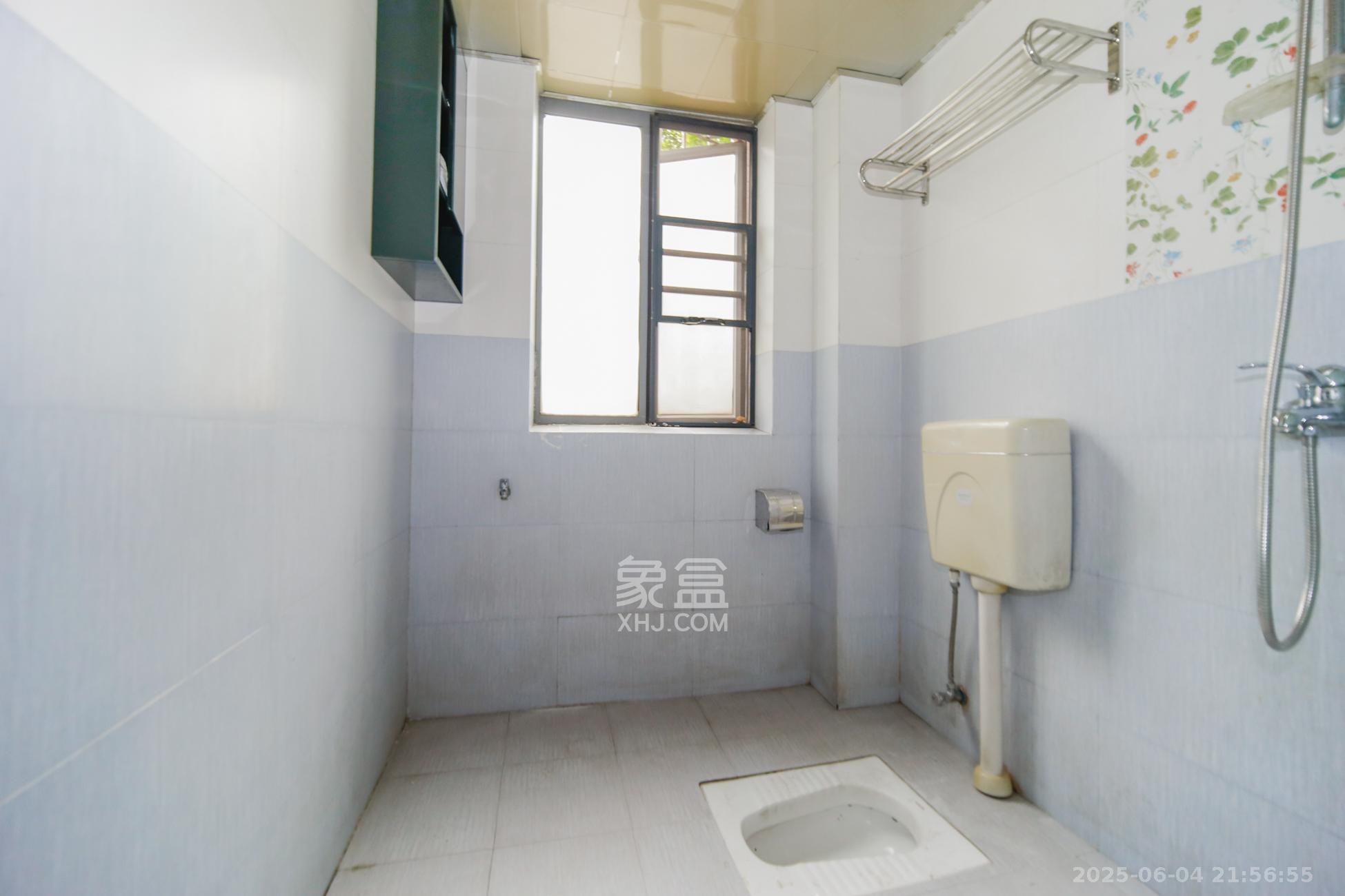 上海城小区 3室2厅2卫 106.0万 上海城小区 3室2厅2卫 106.0万卫生间