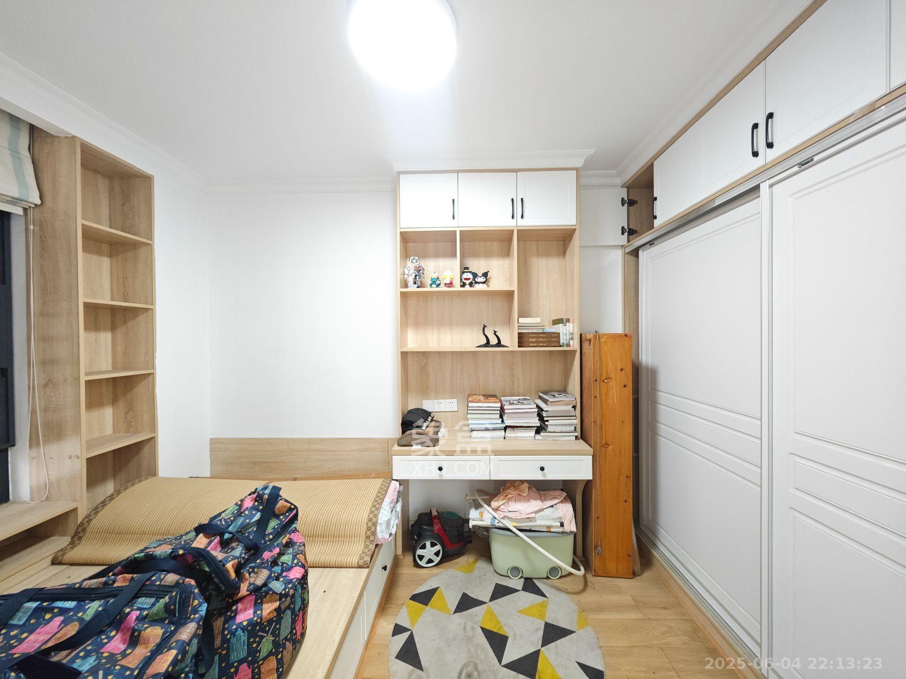 保利城（中航城国际社区、郡原美村）  3室2厅2卫   2600.00元/月室内图