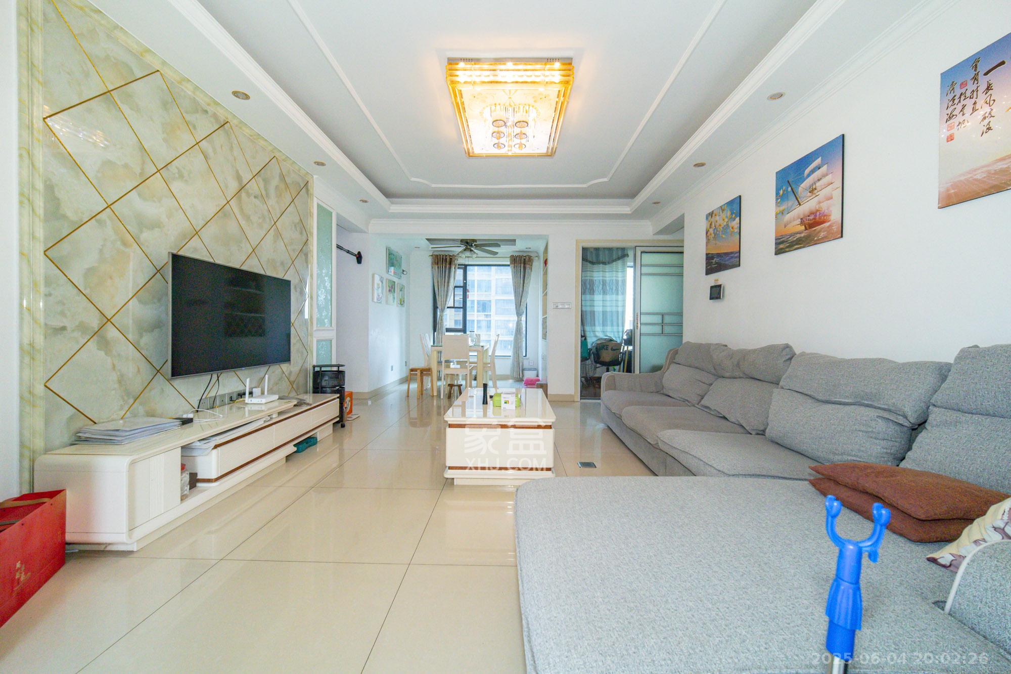 方略城市广场 4室2厅2卫 96.8万 方略城市广场 4室2厅2卫 96.8万客厅