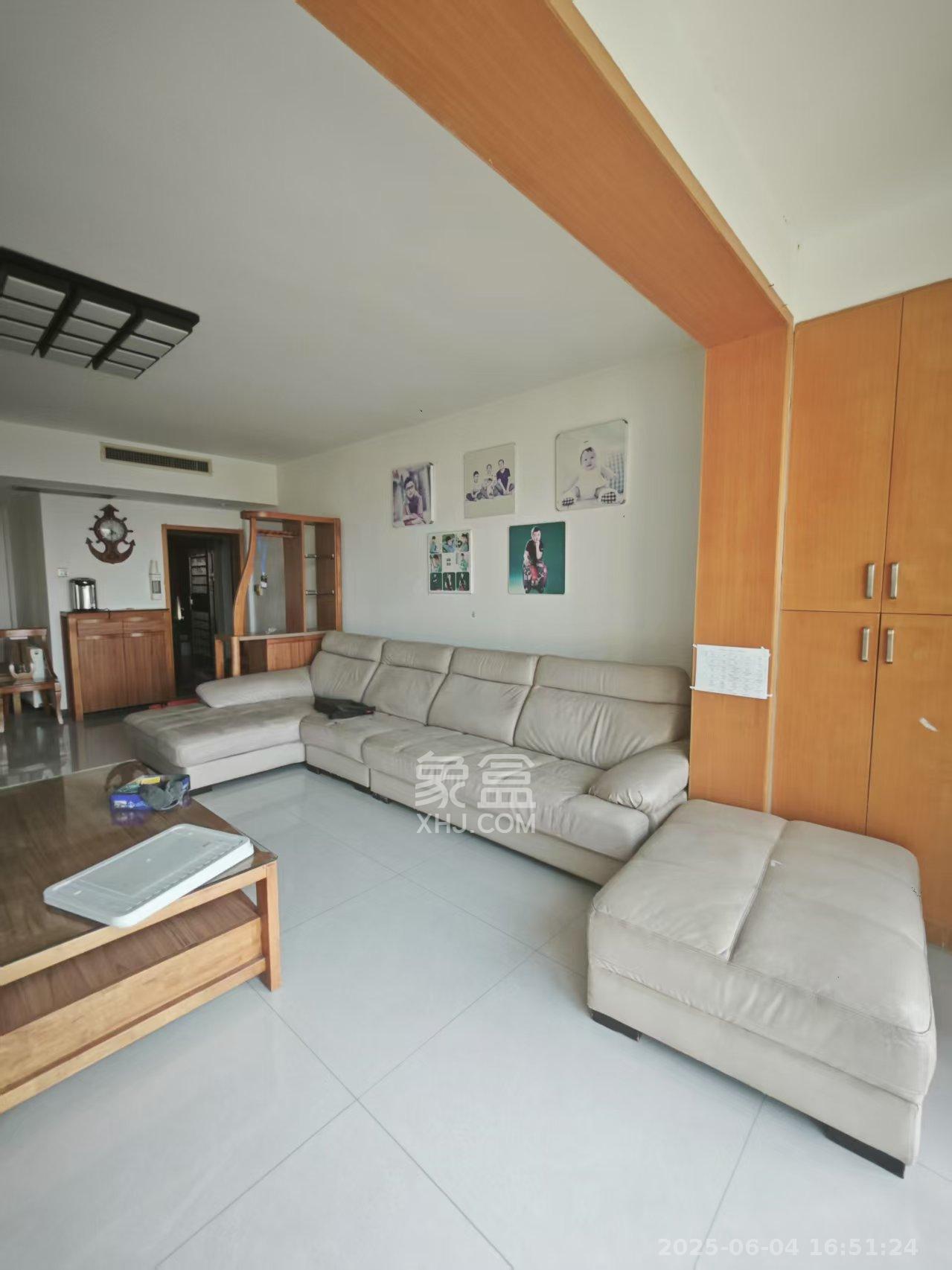 金色比华利  3室2厅2卫    2600.0元/月 金色比华利  3室2厅2卫    2600.0元/月室内图