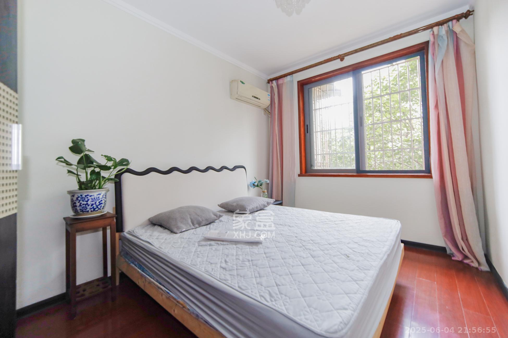 上海城小区 3室2厅2卫 106.0万 上海城小区 3室2厅2卫 106.0万卧室