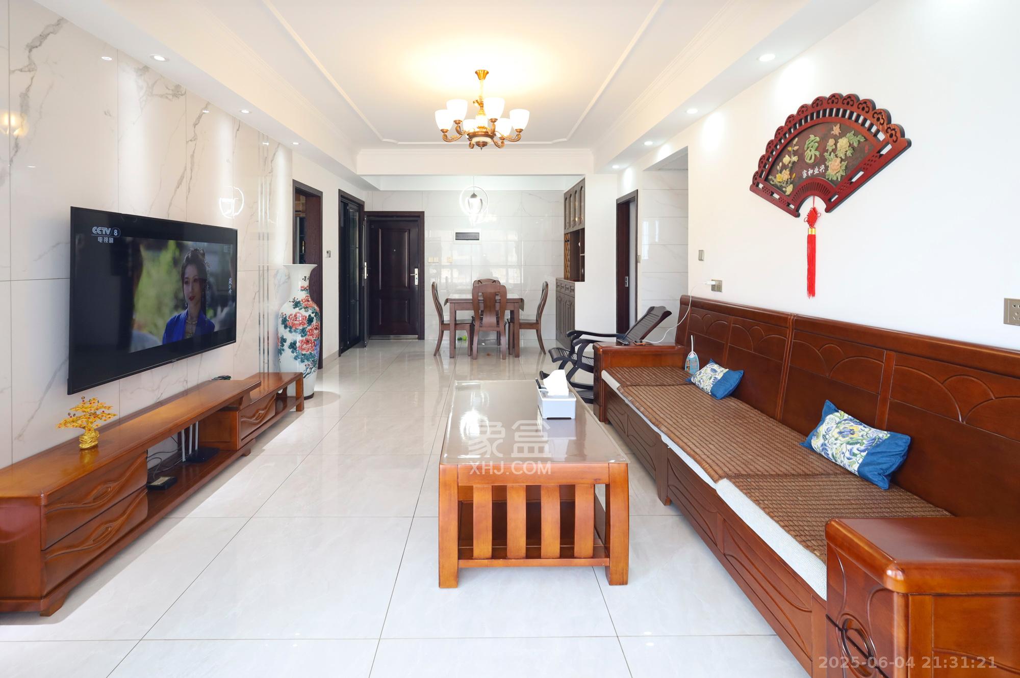 钱隆世家 3室2厅2卫 84.8万 钱隆世家 3室2厅2卫 84.8万客厅