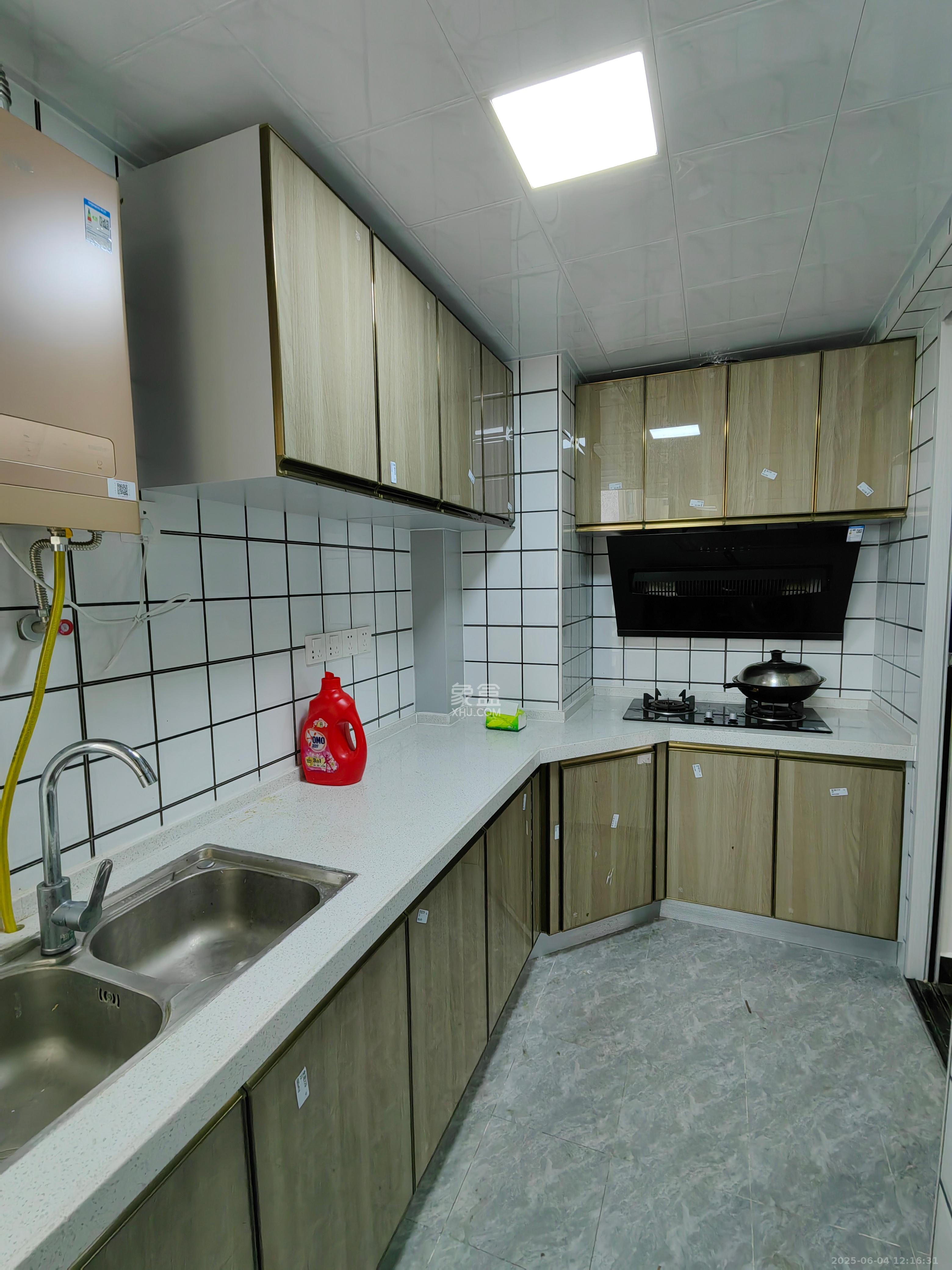 中建梅溪湖中心  3室2厅1卫   3100.00元/月室内图
