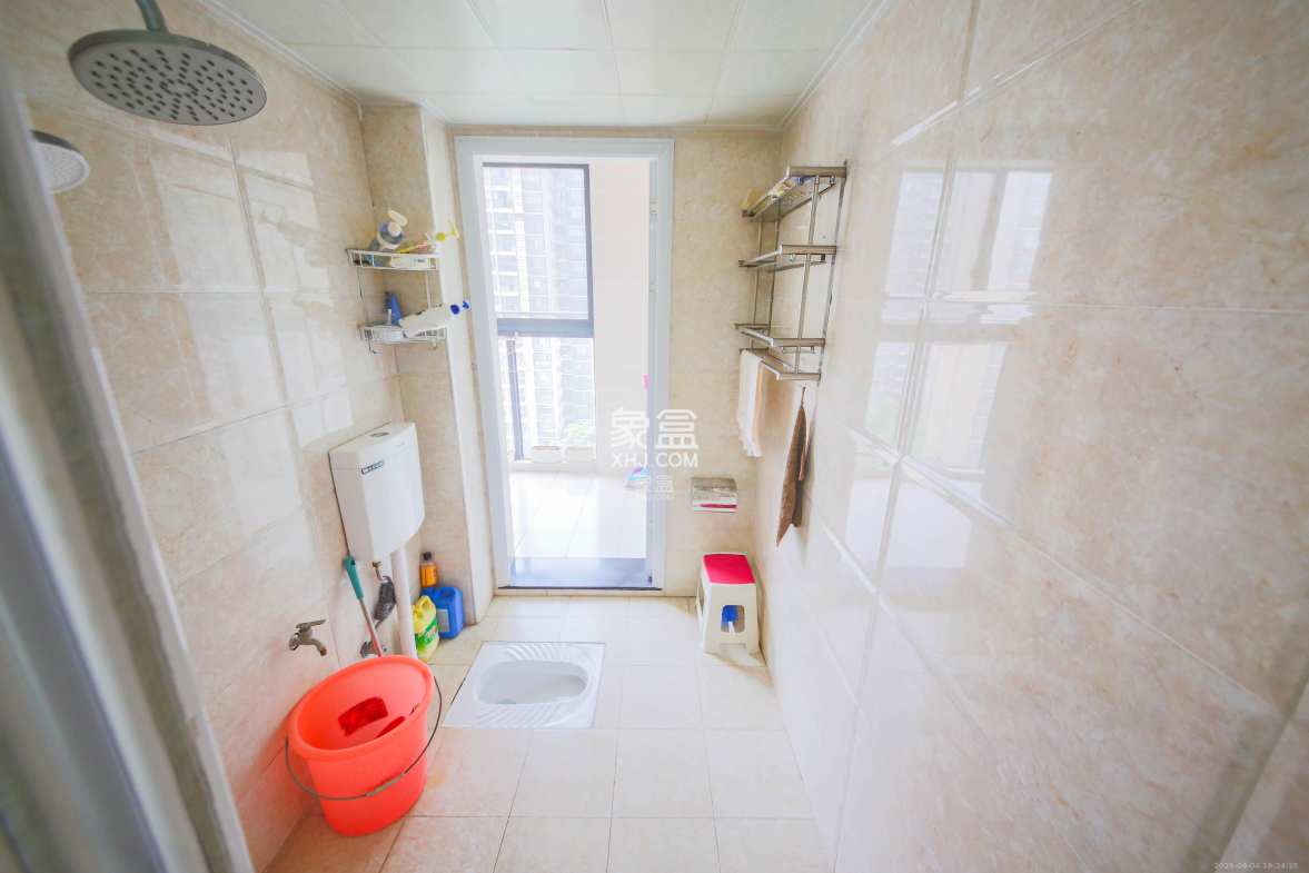 湘水熙园 1室2厅3卫 165.0万 湘水熙园 1室2厅3卫 165.0万卫生间