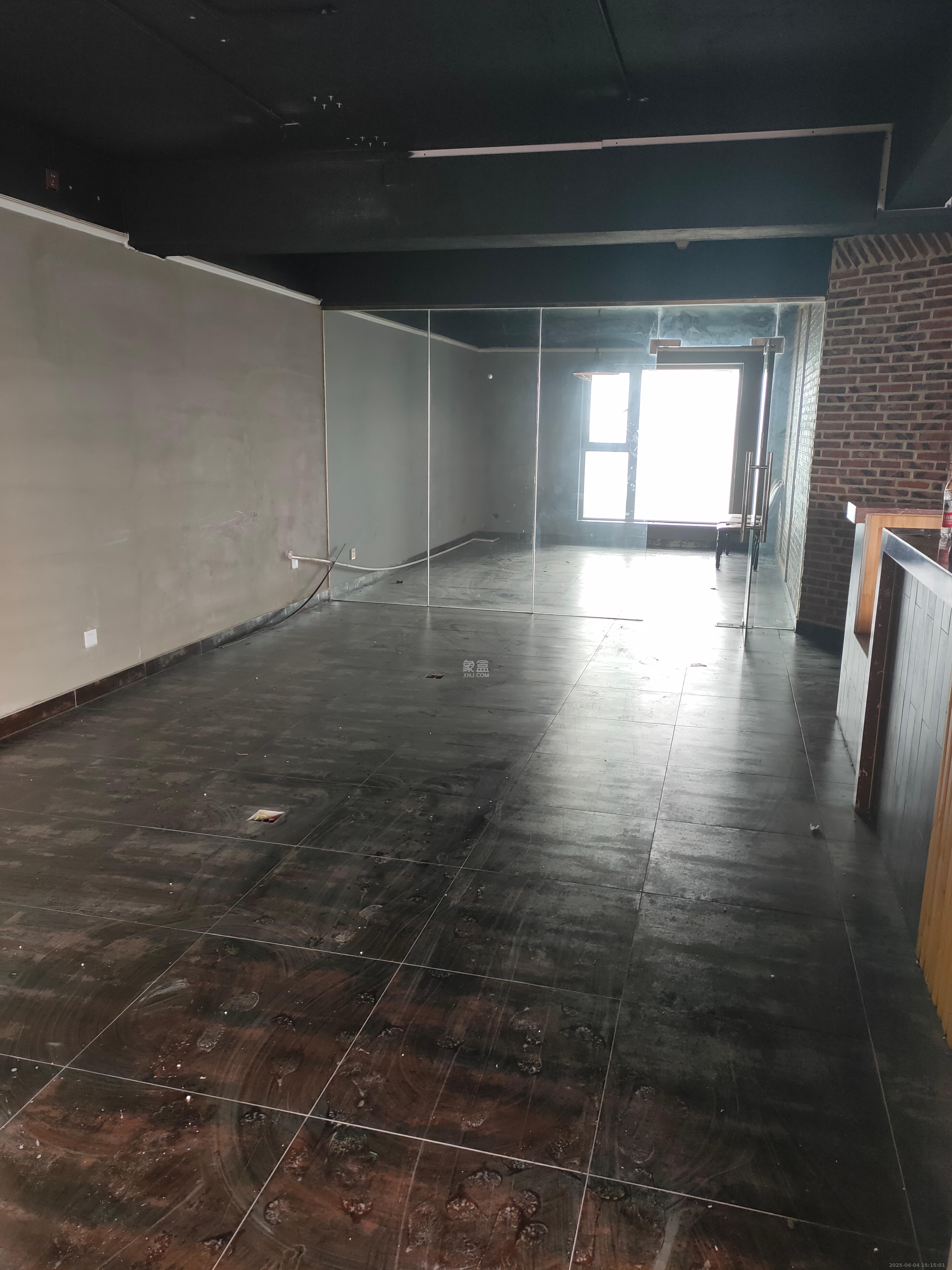 潮宗御苑 4室2厅2卫 7500.0元/月 潮宗御苑 4室2厅2卫 7500.0元/月室内图