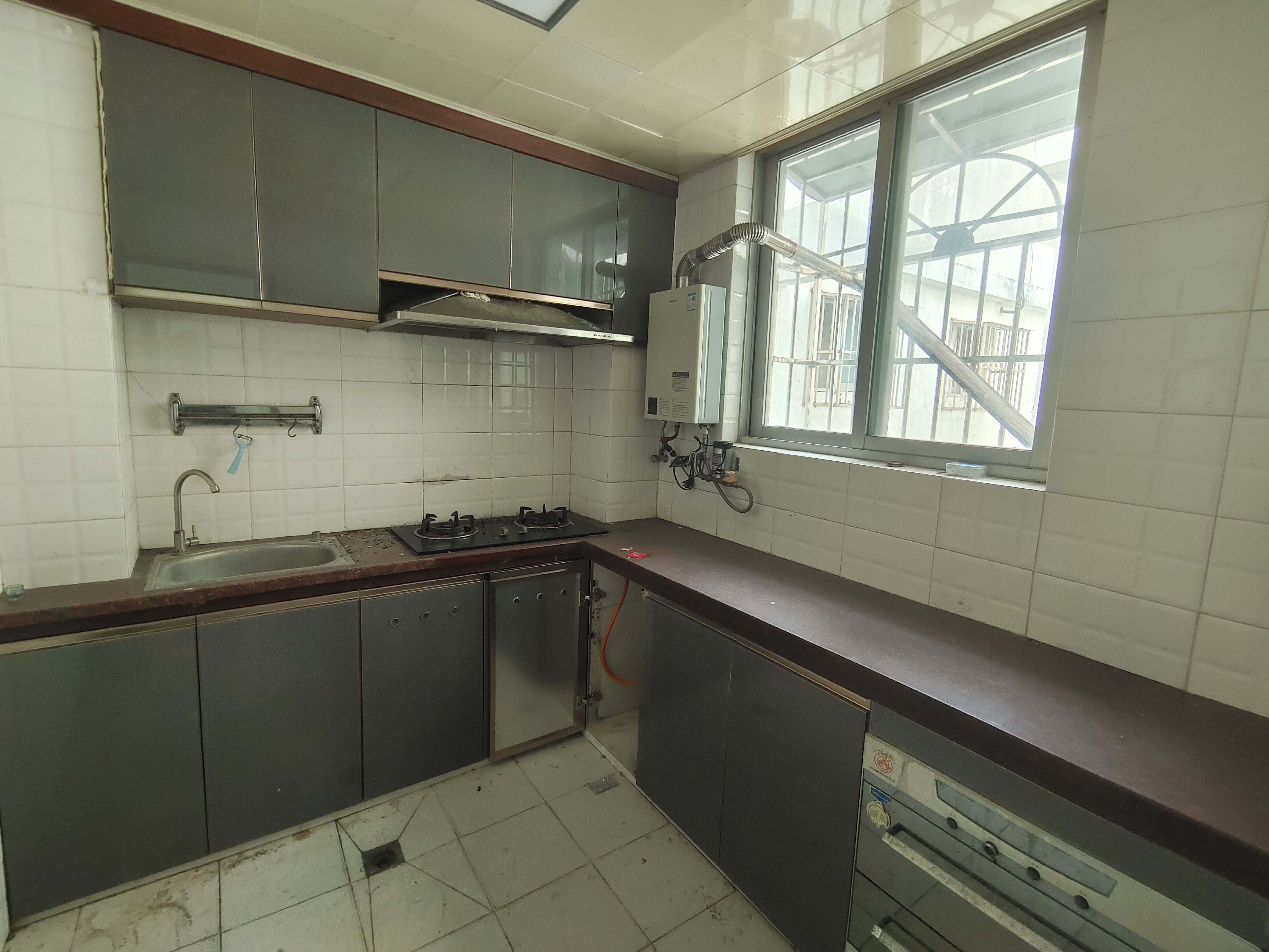 富豪大厦(富豪花园) 3室2厅2卫 2300.0元/月 富豪大厦(富豪花园) 3室2厅2卫 2300.0元/月室内图