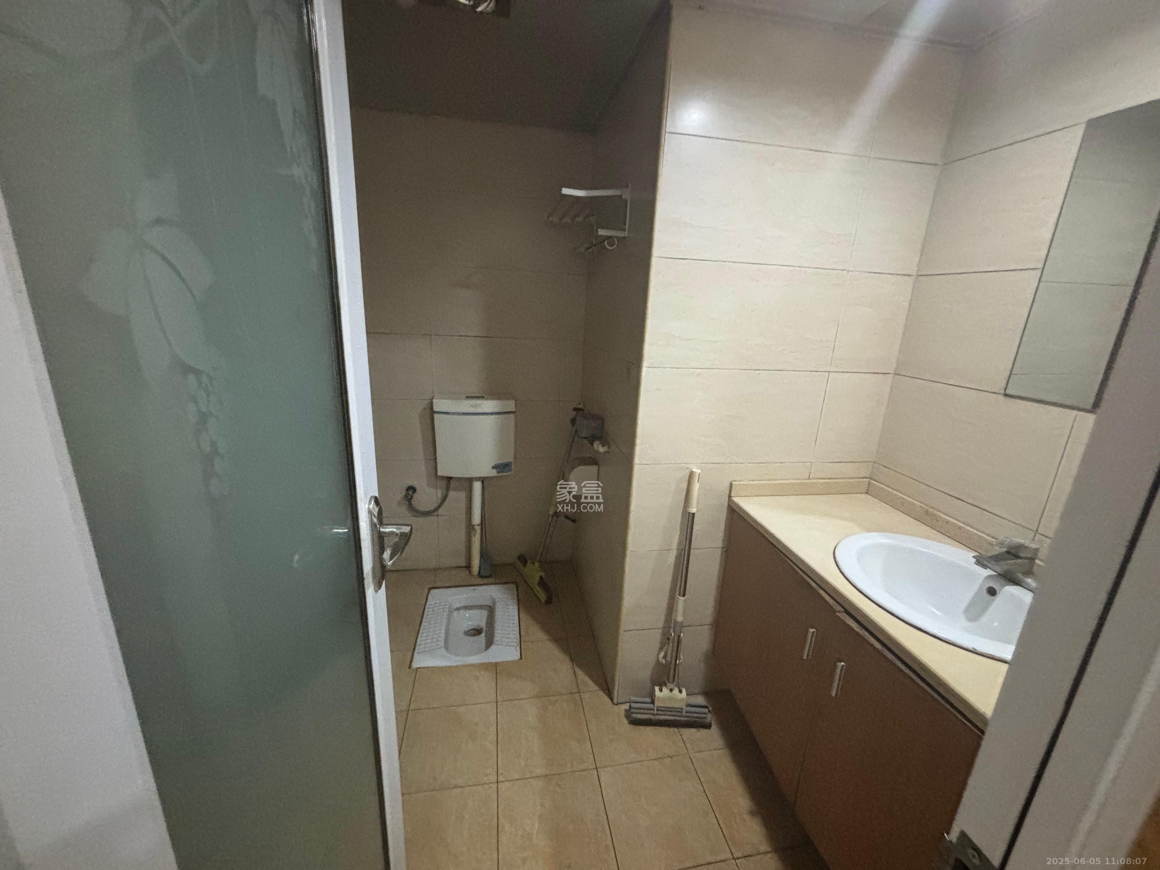 东方航标  1室1厅1卫   1200.00元/月室内图