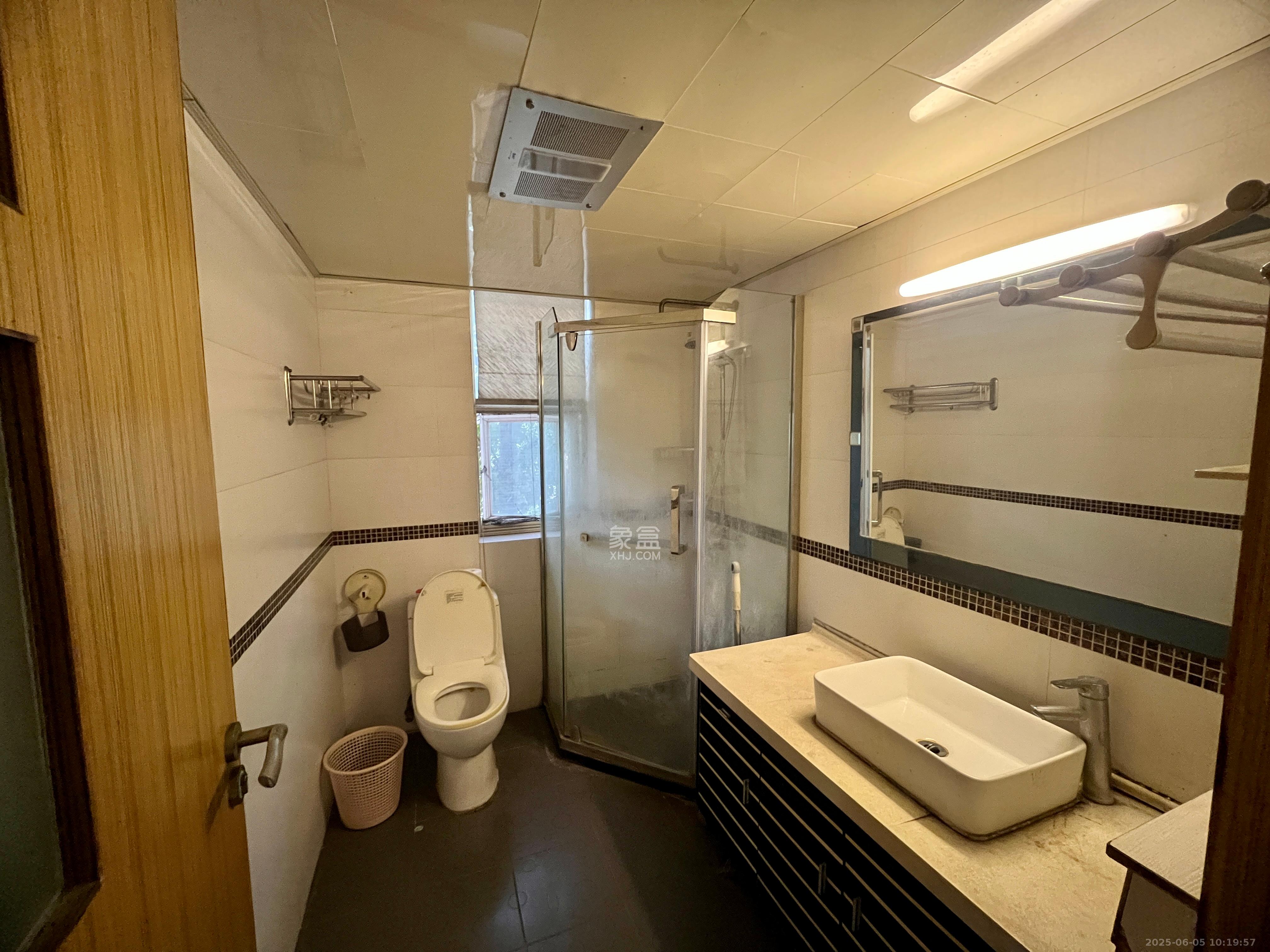 山水庭院  2室2厅1卫    1600.0元/月 山水庭院  2室2厅1卫    1600.0元/月室内图