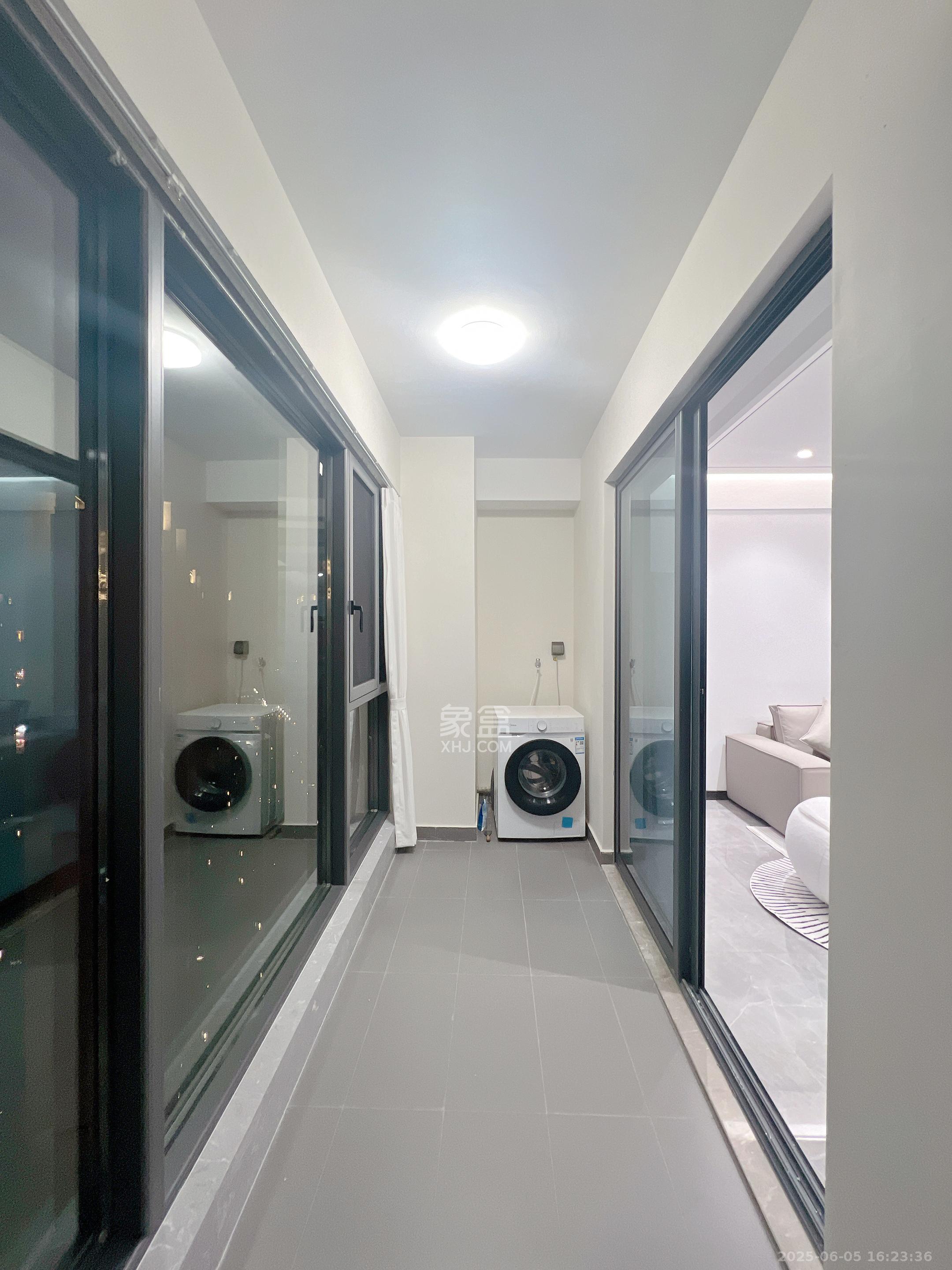 卓越中寰  3室2厅2卫    5000.0元/月 卓越中寰  3室2厅2卫    5000.0元/月室内图