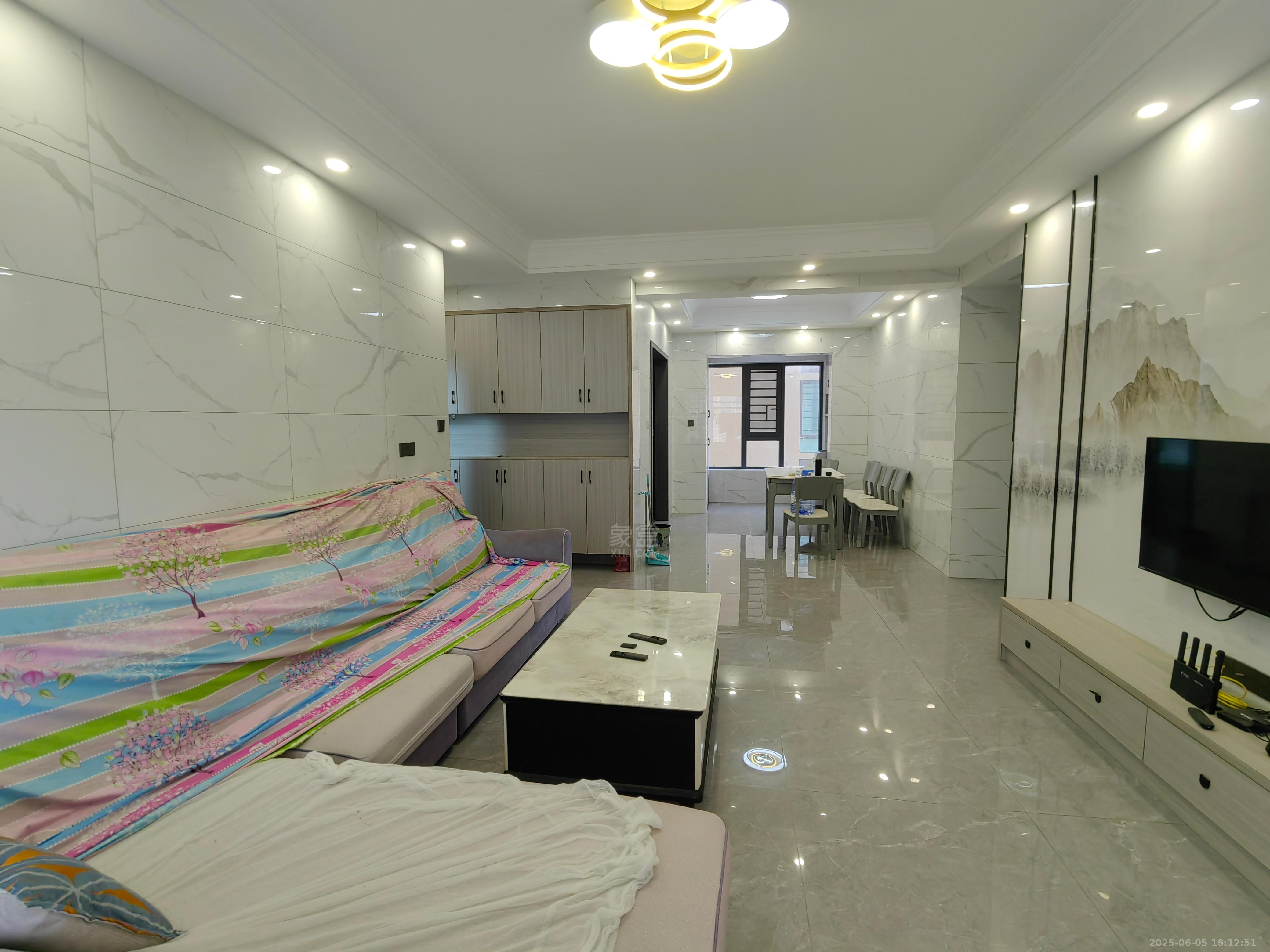 华晨藏龙湾 3室2厅2卫 1600.0元/月 华晨藏龙湾 3室2厅2卫 1600.0元/月室内图