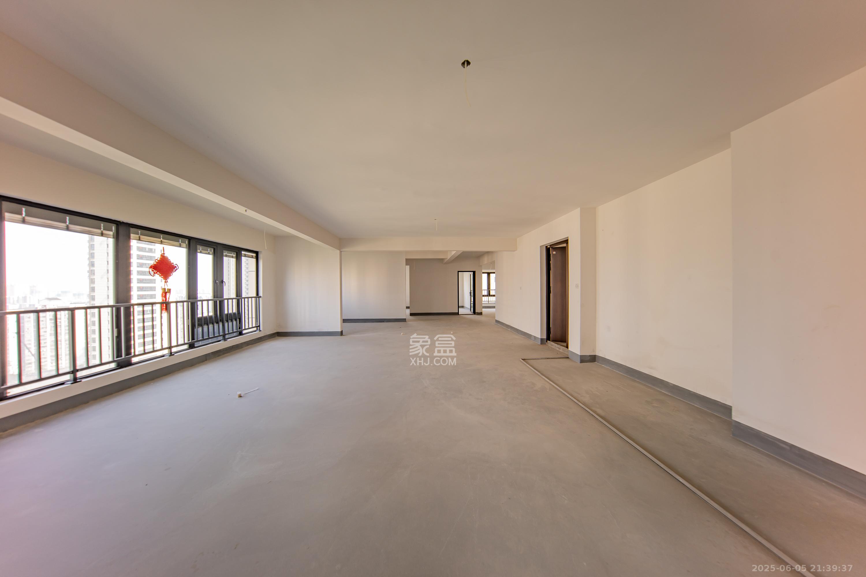 建投象山国际  5室2厅1卫   255.60万
