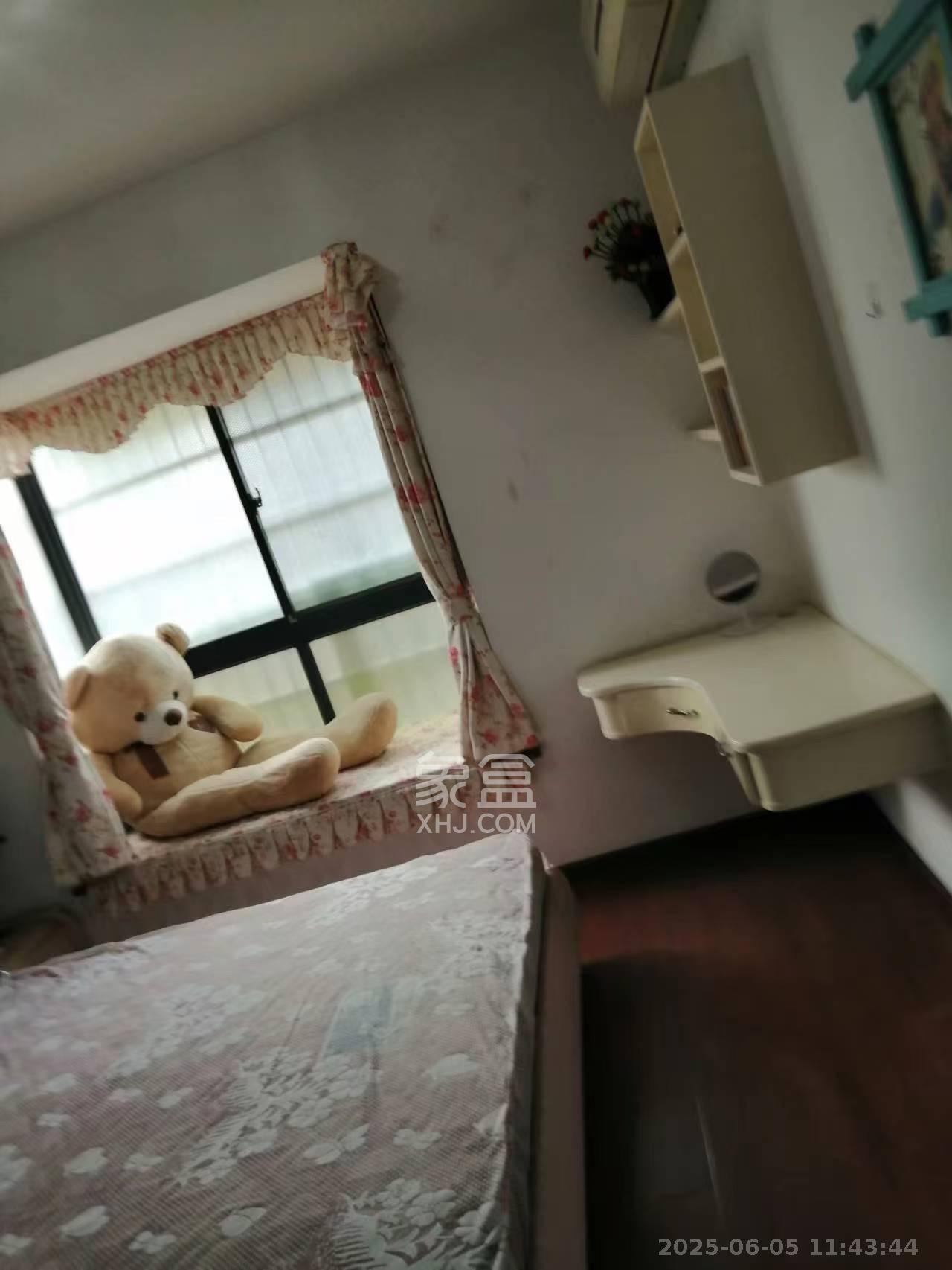 天城泰祥苑 2室2厅1卫 2600.0元/月 天城泰祥苑 2室2厅1卫 2600.0元/月室内图