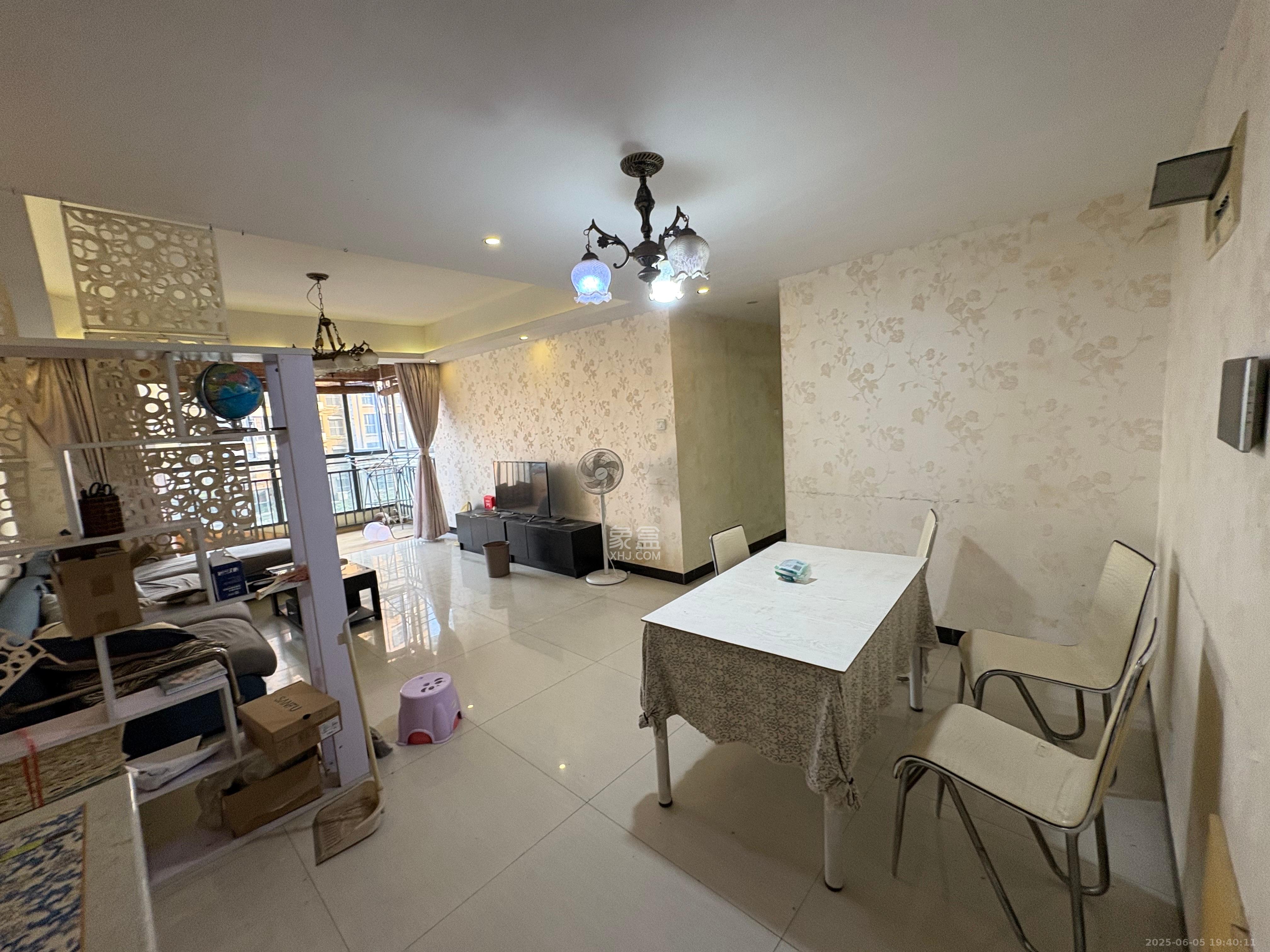 悦湖山 4室2厅2卫 2800.0元/月 悦湖山 4室2厅2卫 2800.0元/月室内图