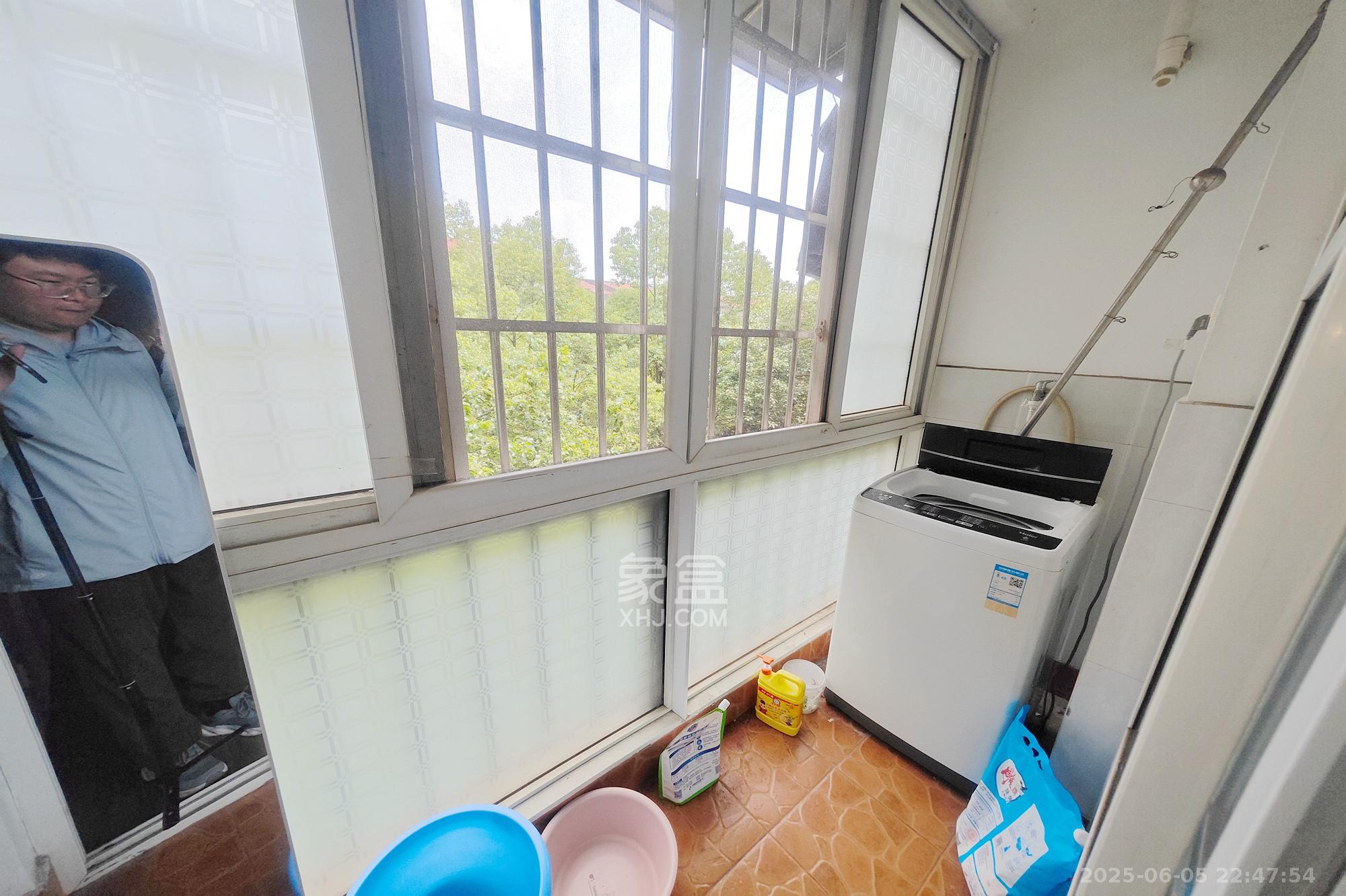 怡景民居 3室2厅1卫 78.0万 怡景民居 3室2厅1卫 78.0万阳台