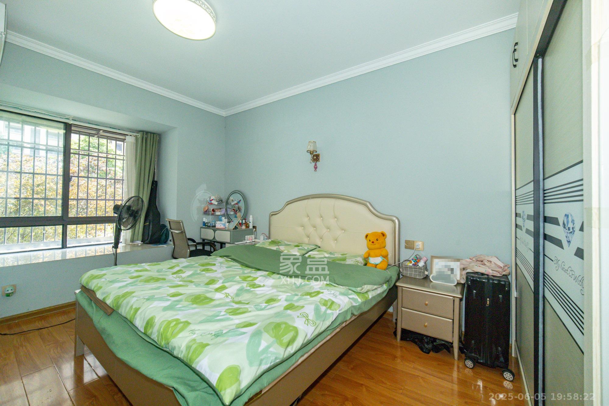 金科时代中心 3室2厅2卫 62.8万 金科时代中心 3室2厅2卫 62.8万卧室