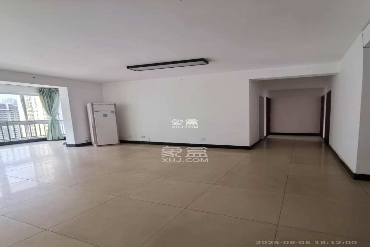 五一华府 4室2厅2卫 4900.0元/月 五一华府 4室2厅2卫 4900.0元/月室内图