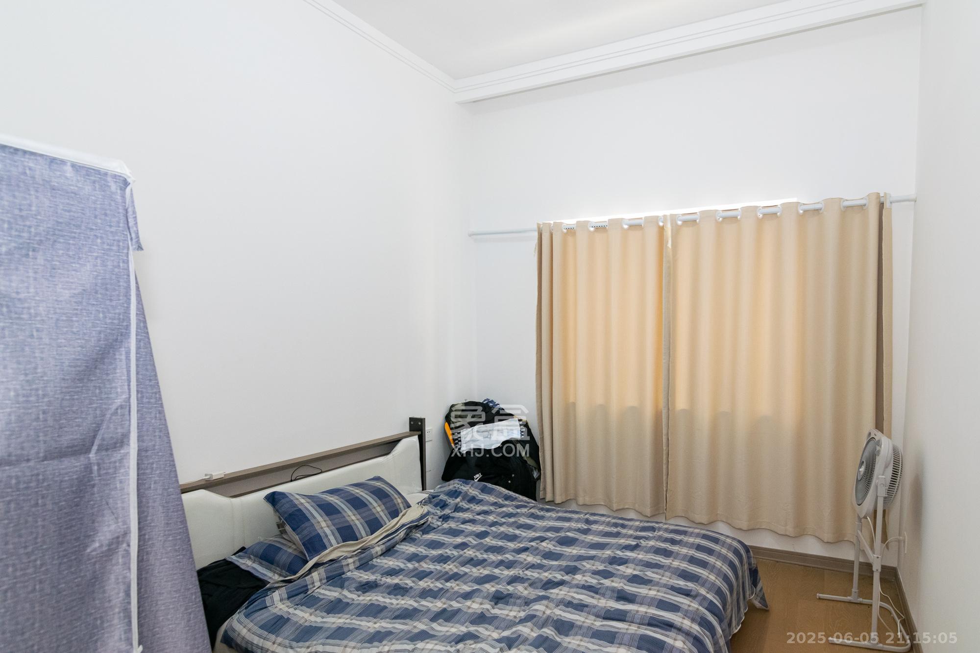 春晖花园  3室2厅2卫    103.0万 春晖花园  3室2厅2卫    103.0万卧室