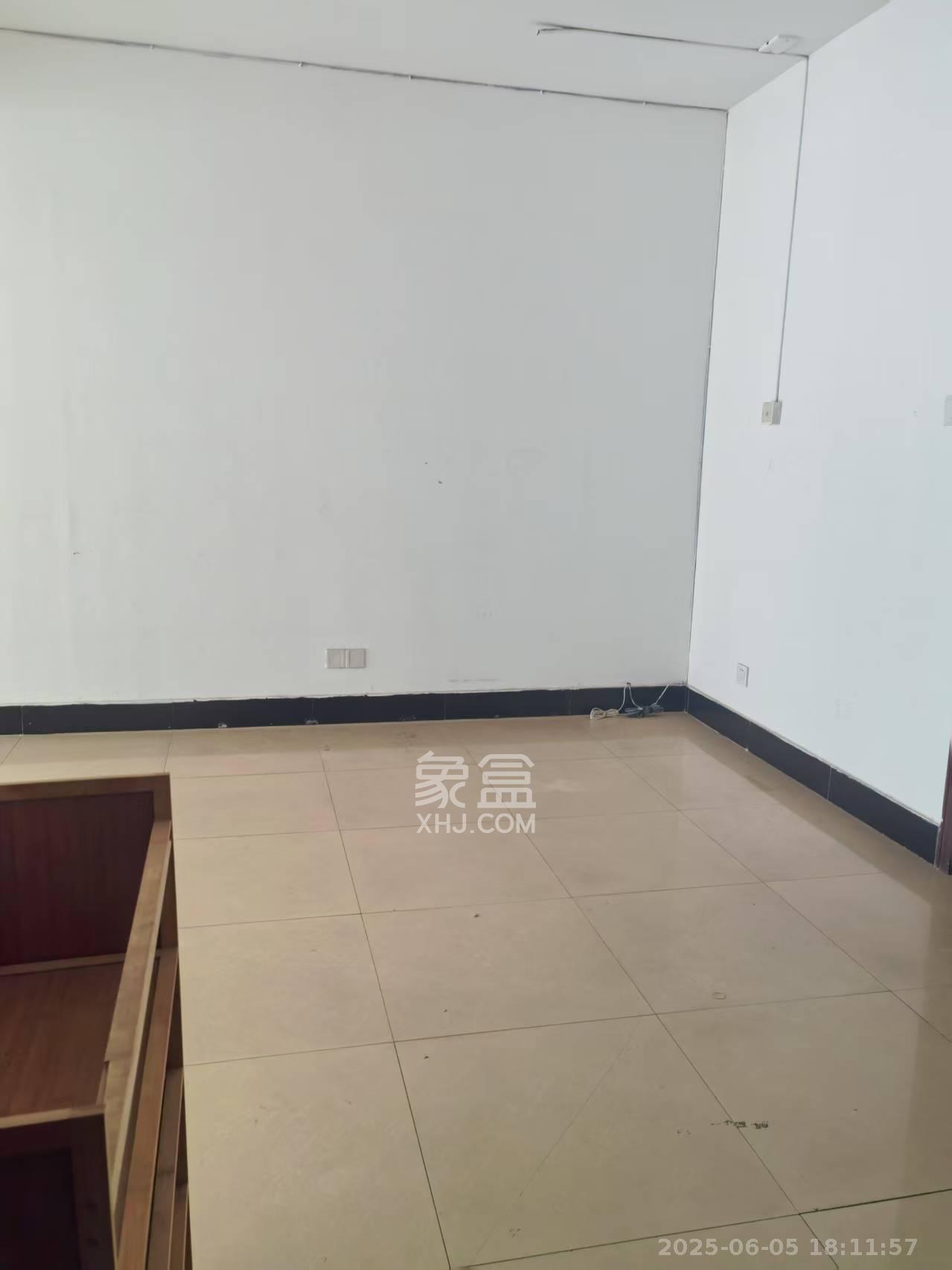 五一华府 4室2厅2卫 4900.0元/月 五一华府 4室2厅2卫 4900.0元/月室内图