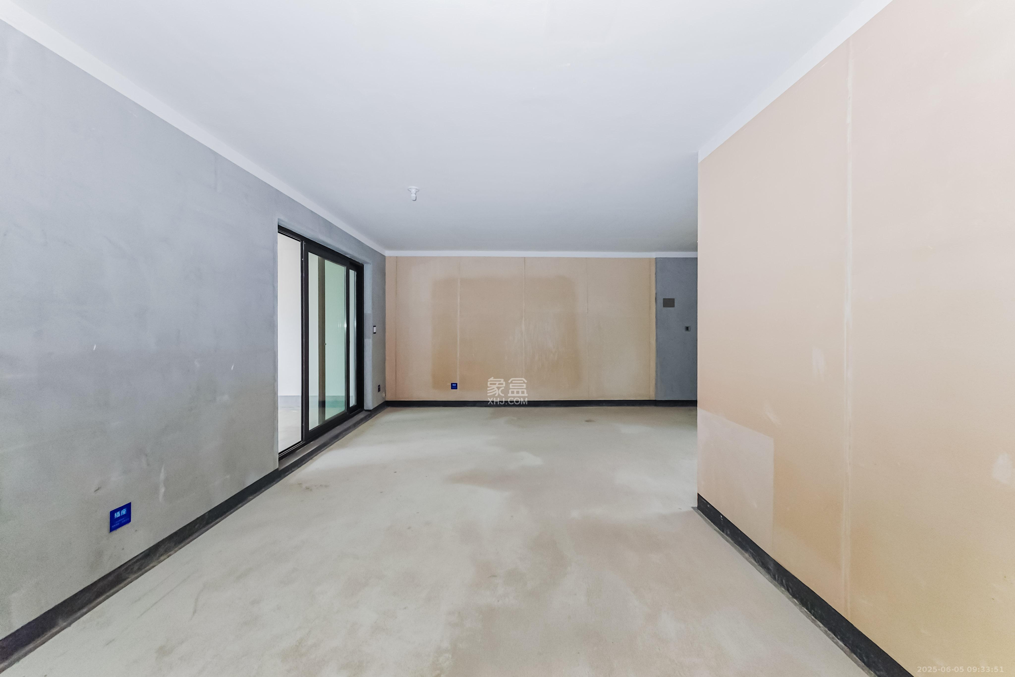 建发玖洲观澜  4室2厅2卫   185.00万