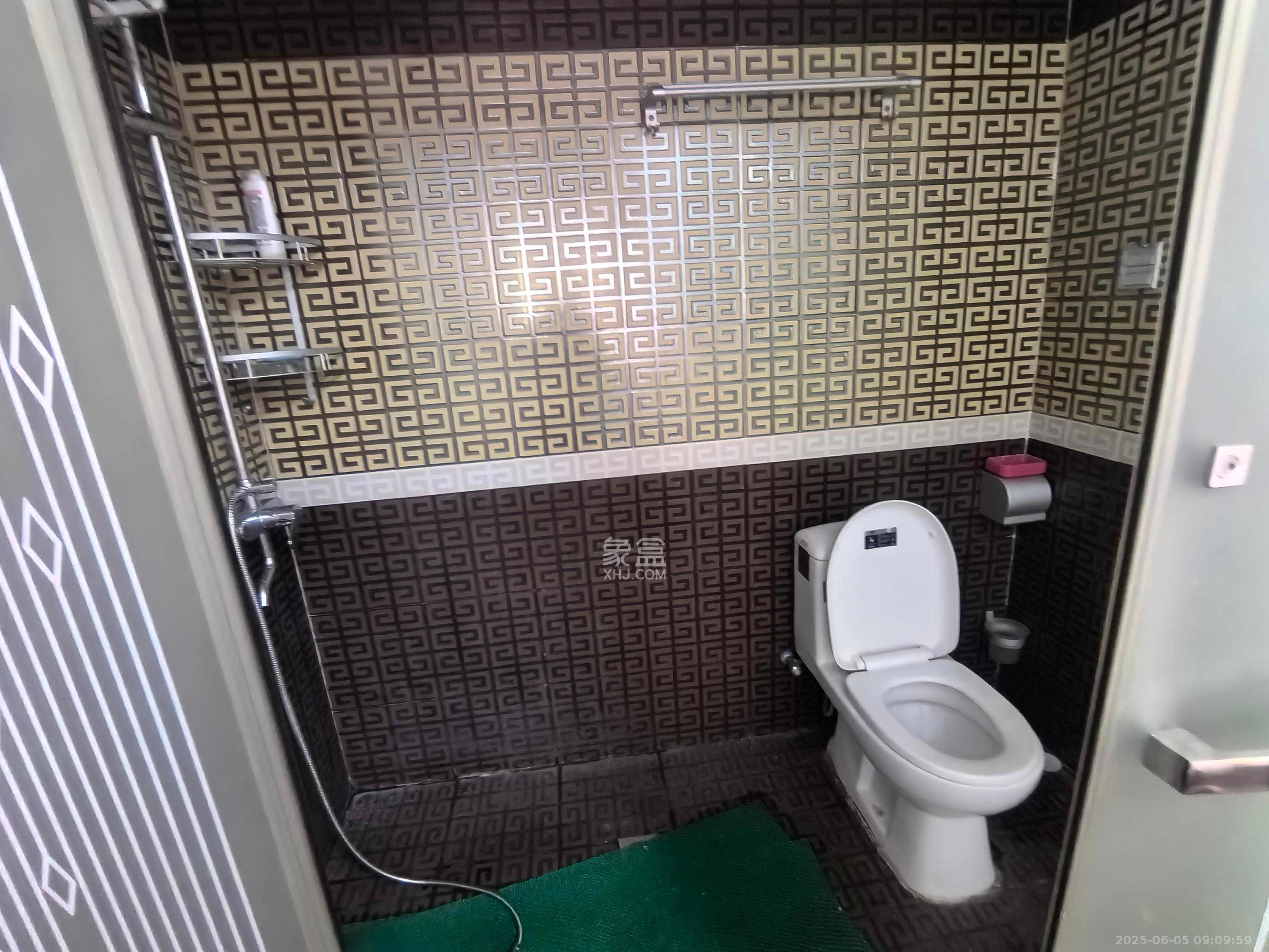 鑫天格林香山 3室2厅2卫 1500.0元/月 鑫天格林香山 3室2厅2卫 1500.0元/月室内图